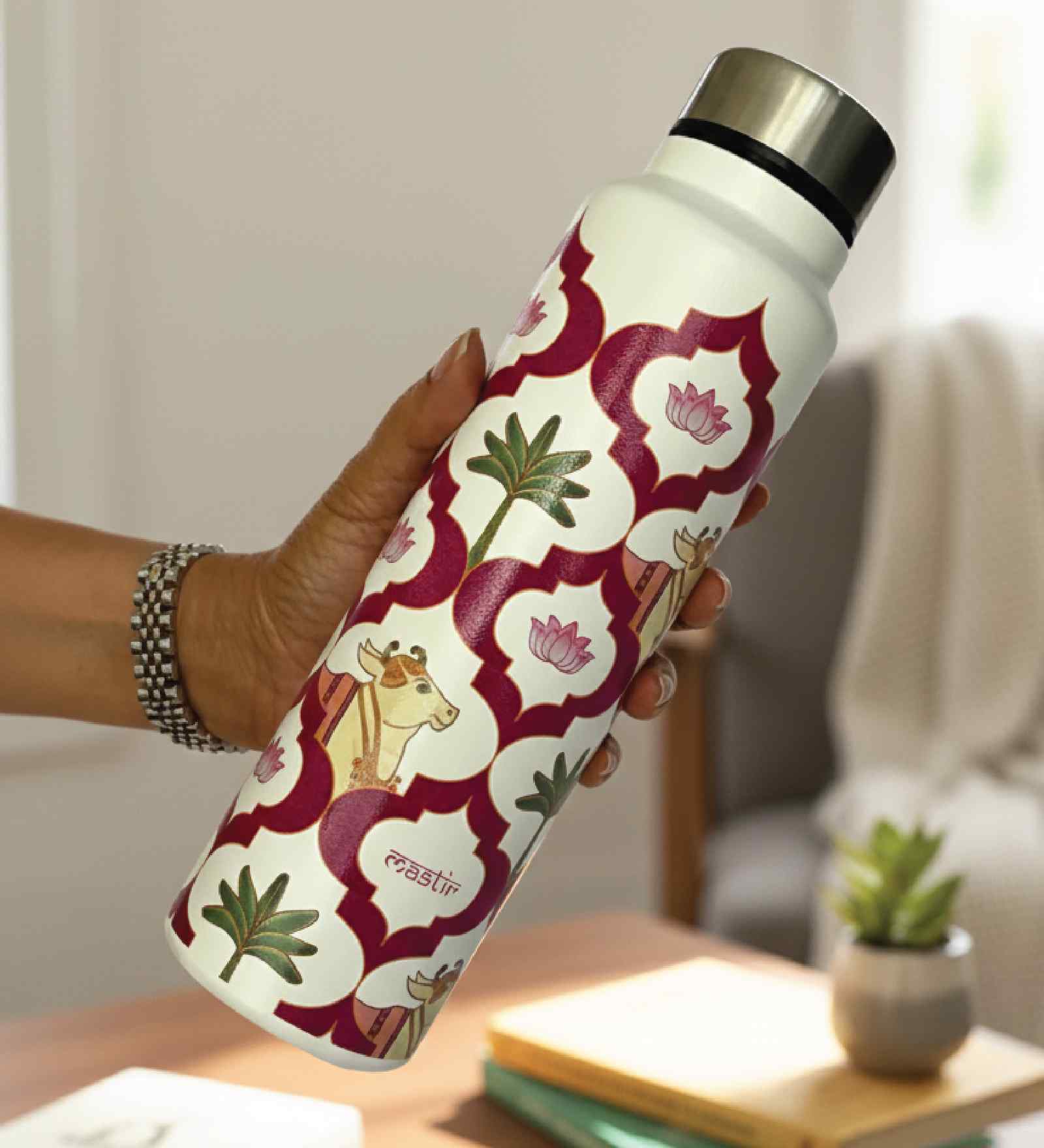 Pichwai Cow Art Print White Stainless Steel 950ml Water Bottle