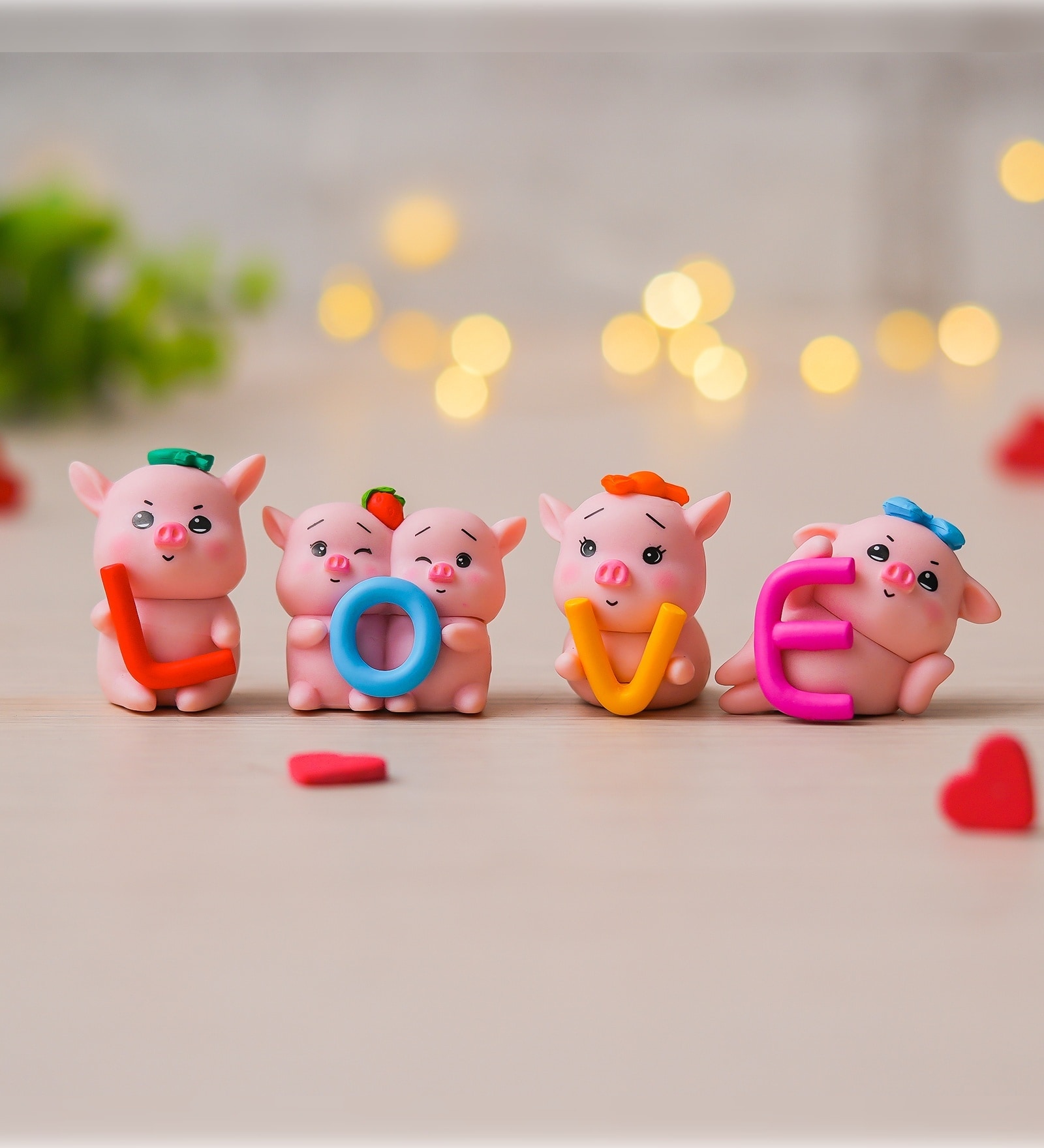 Pig with Love Letters Miniature Showpiece Valentine Gift Set
