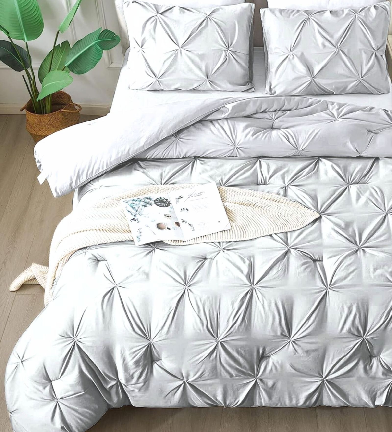 Pinch Pleat White Cold-Weather Comforter King Size With 2 Pillow Covers