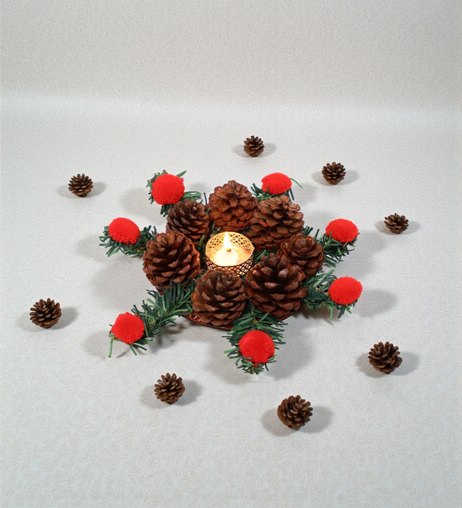 Pincone With Grass Tlight Holder