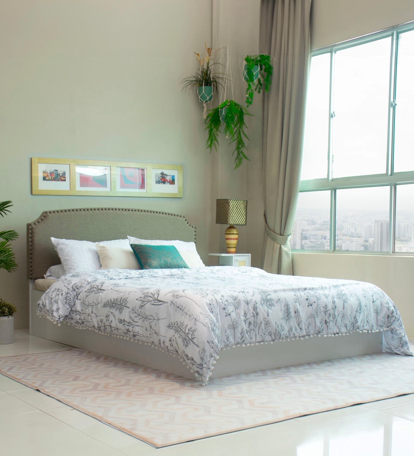 Pingala Queen Size Bed With Hydraulic Storage Pingala Queen Size Bed With Hydraulic Storage