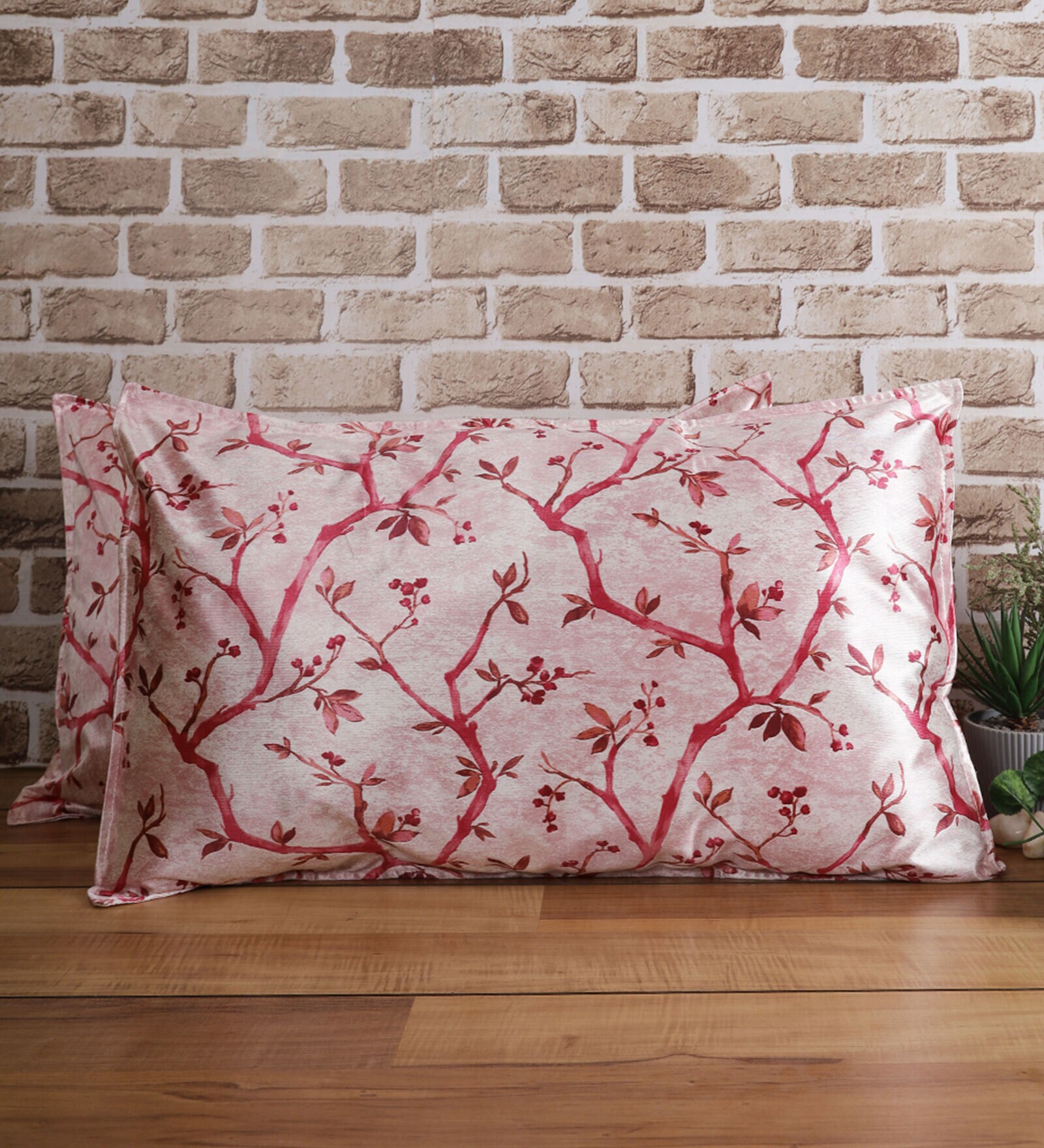 Pink Floral 210TC Polyester Blend 17 x 27 Inches Pillow Covers (Set of 2)