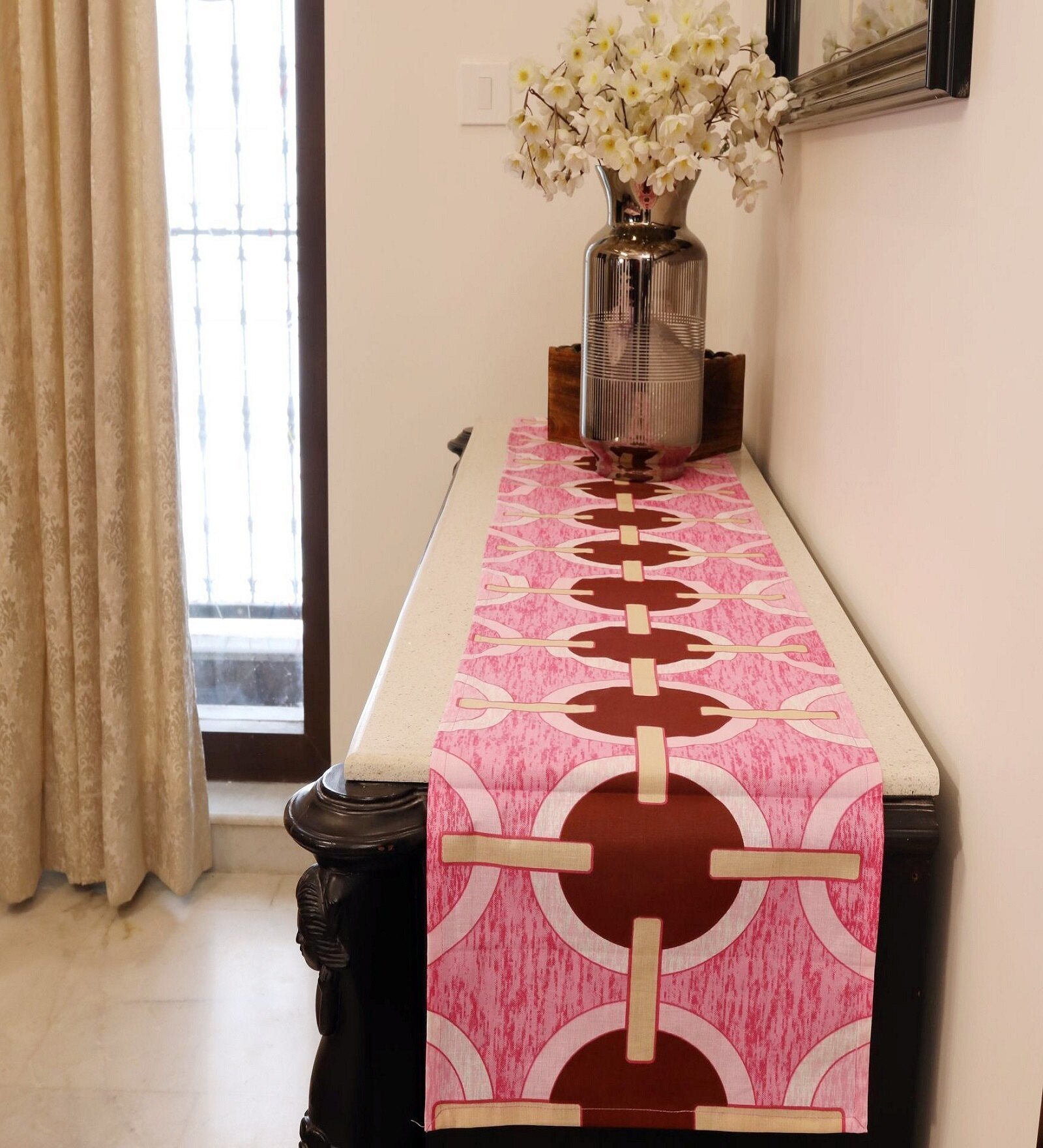 Circles (72x13) Pink Cotton Table Runner