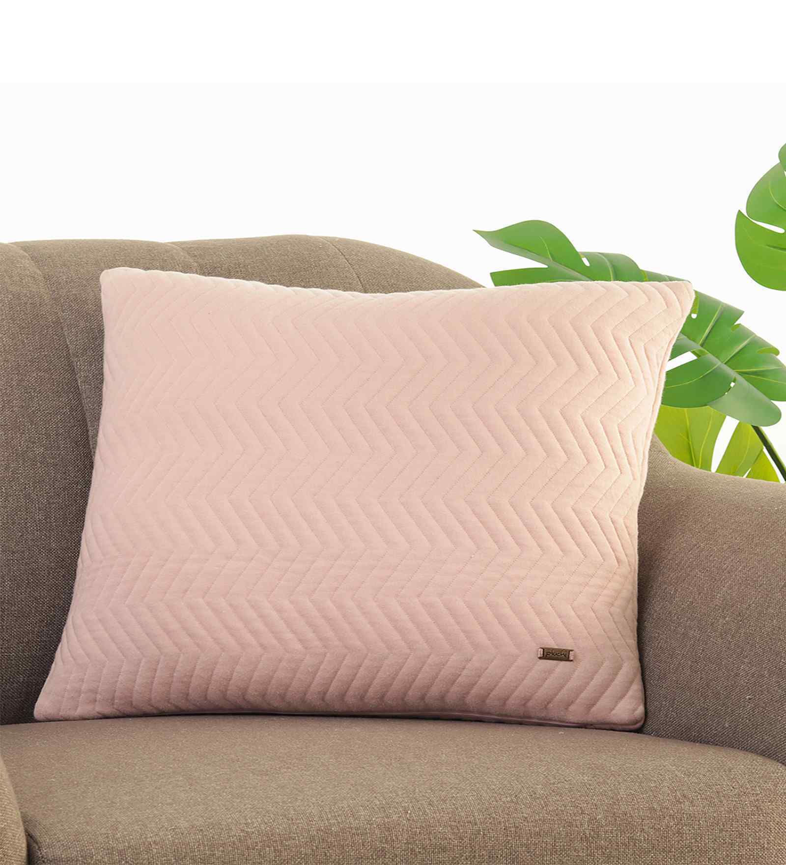 Pink 100% Cotton Zig Zag 18X18 Inches Knitted Cushion Cover With Filler