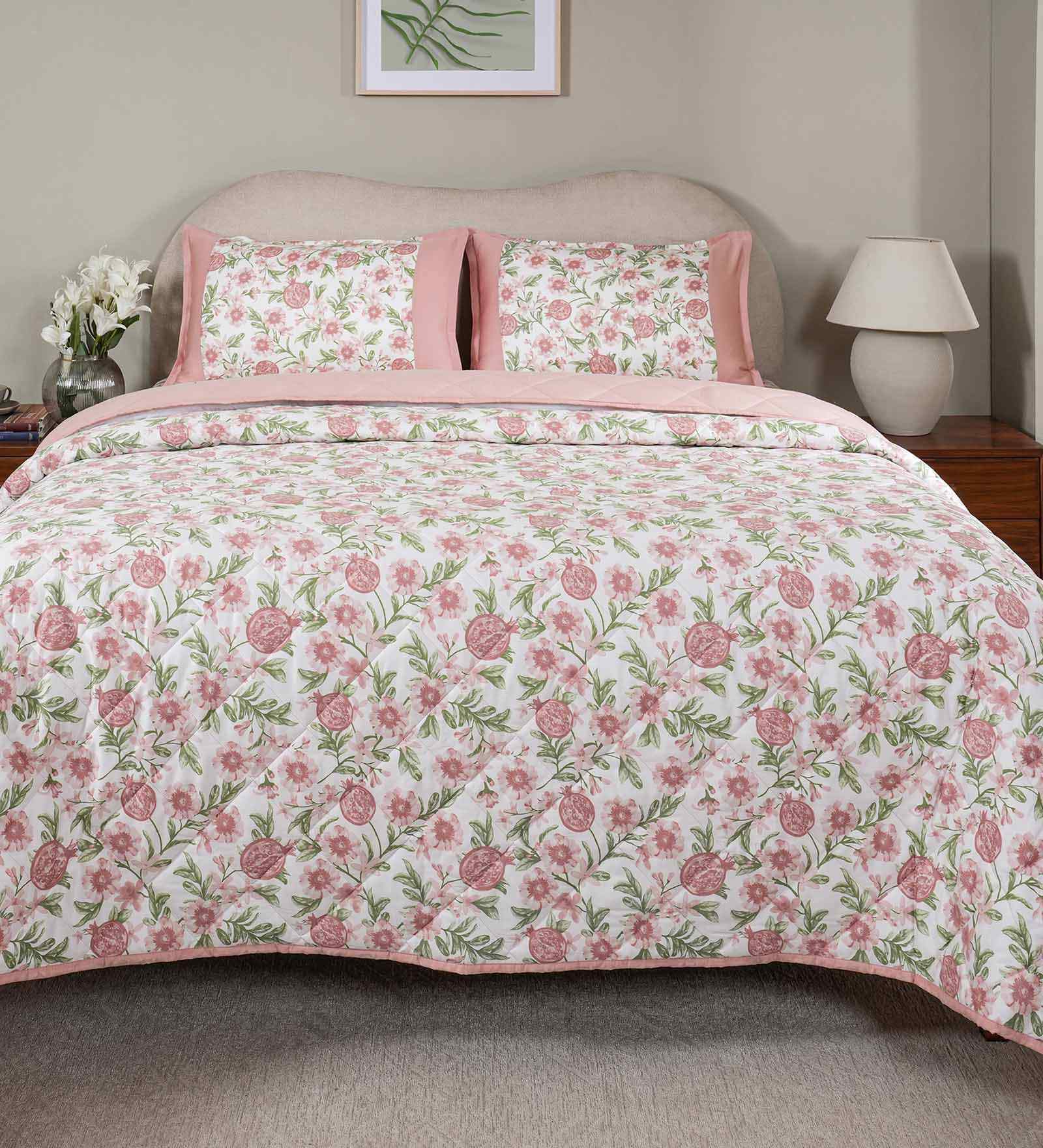 Pink Cotton Polyester Fruit Print 115 GSM Single Bed Quilt