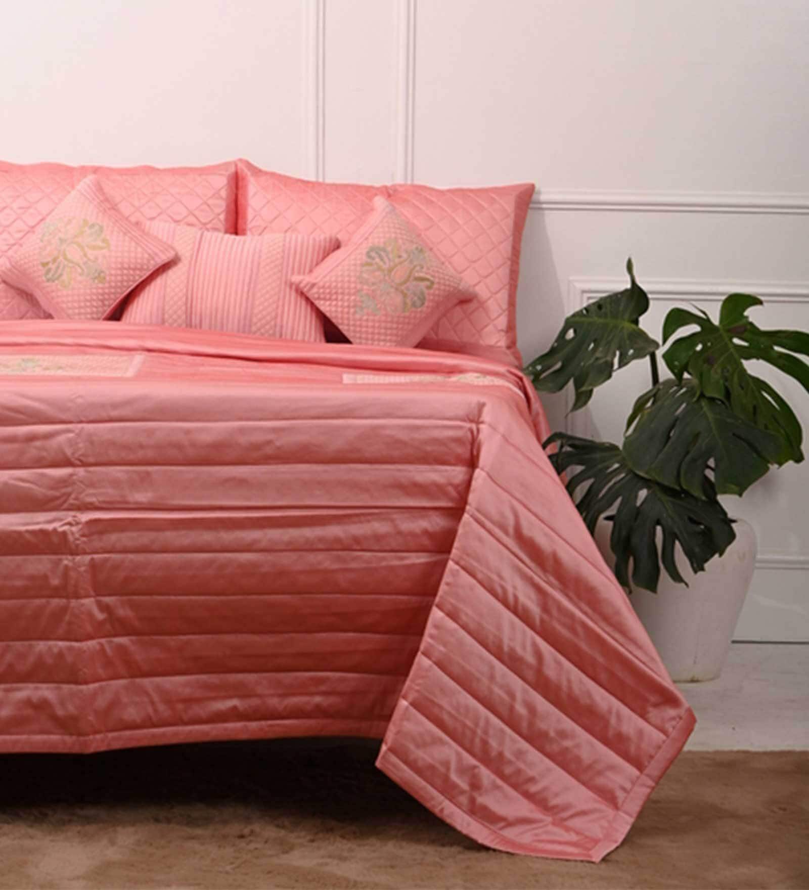 Pink Traditional 1000 TC Cotton King Sized Bed Sheets with 2 Pillow Covers