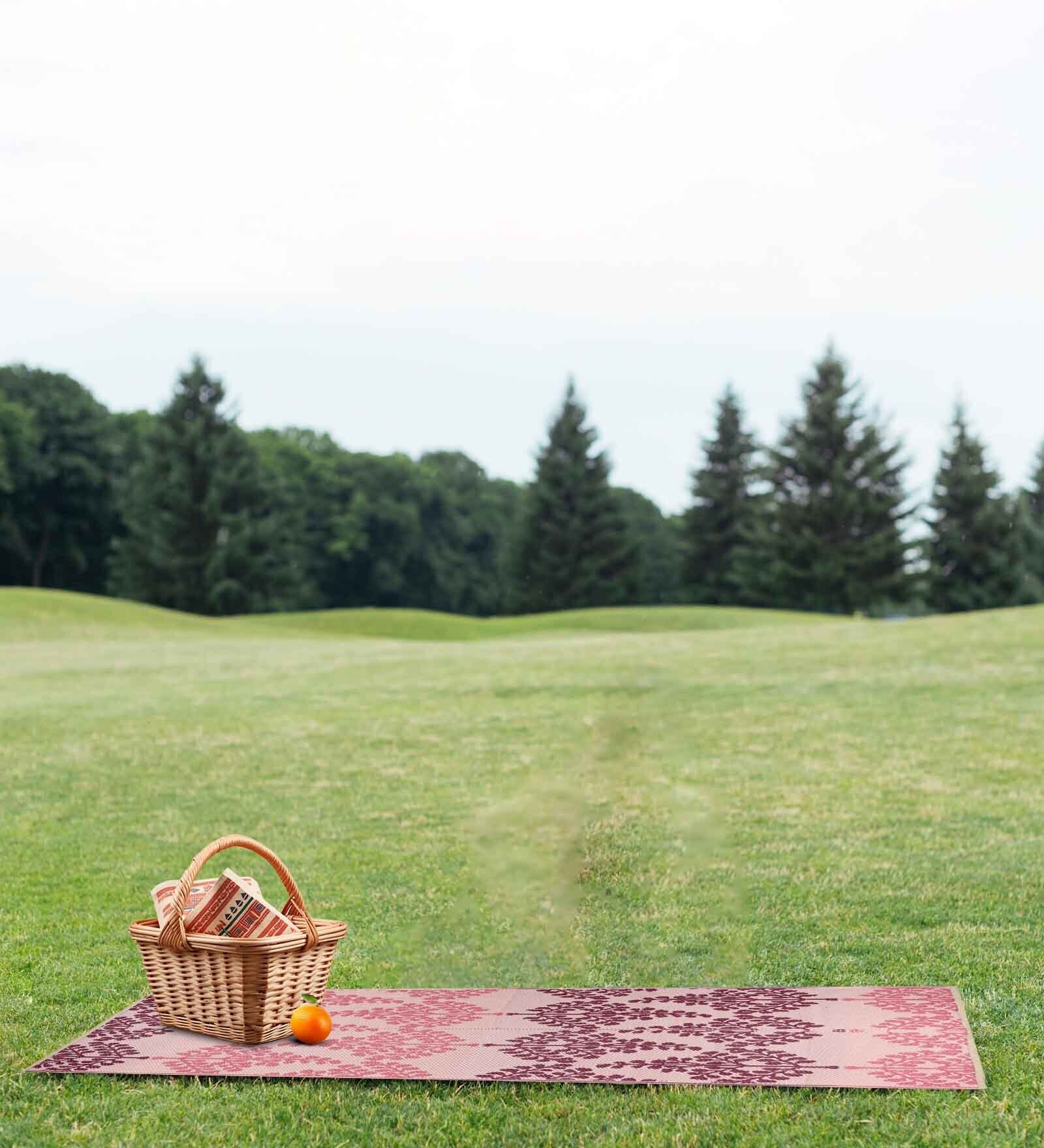 Pink Floral Polyproylene 4 ft x 6 ft Machine Made Picnic  Mats