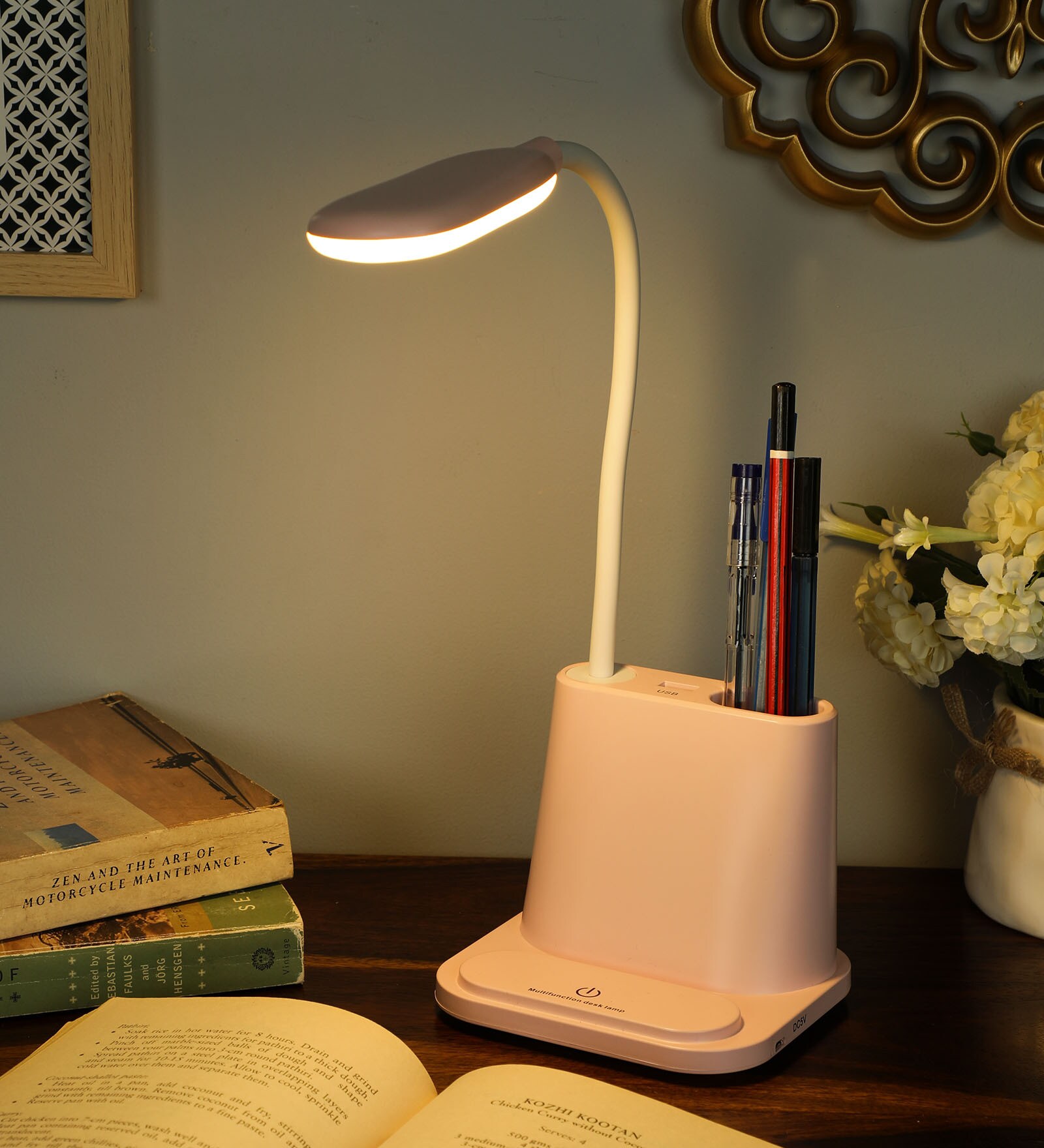 Dimmable Eye Protection LED Pink Shade Study Lamp with Plastic Base
