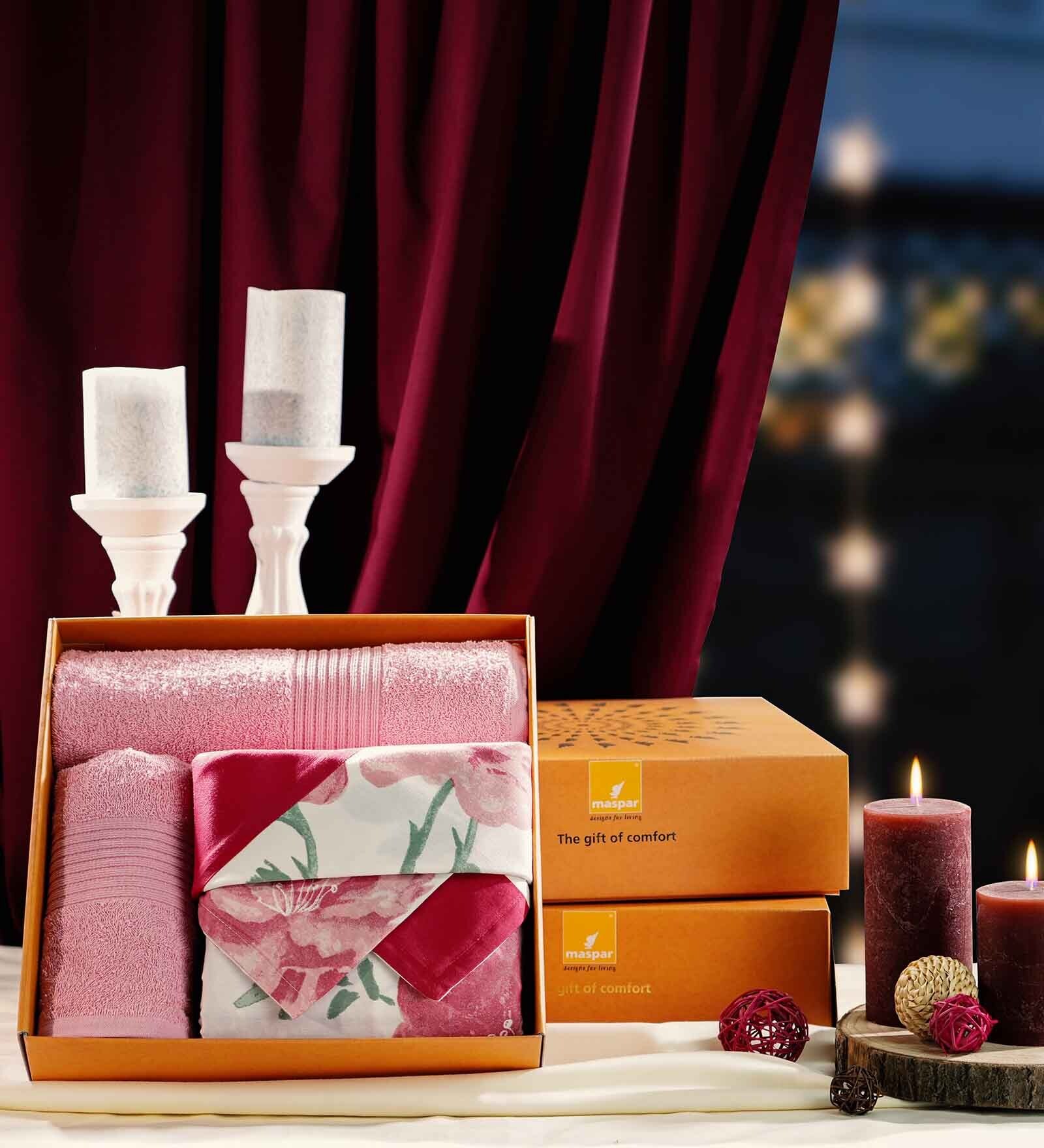 Pink Assorted 200 TC Cotton King Bedsheet With 2 Pillow Covers,2 Bath Towels and Box