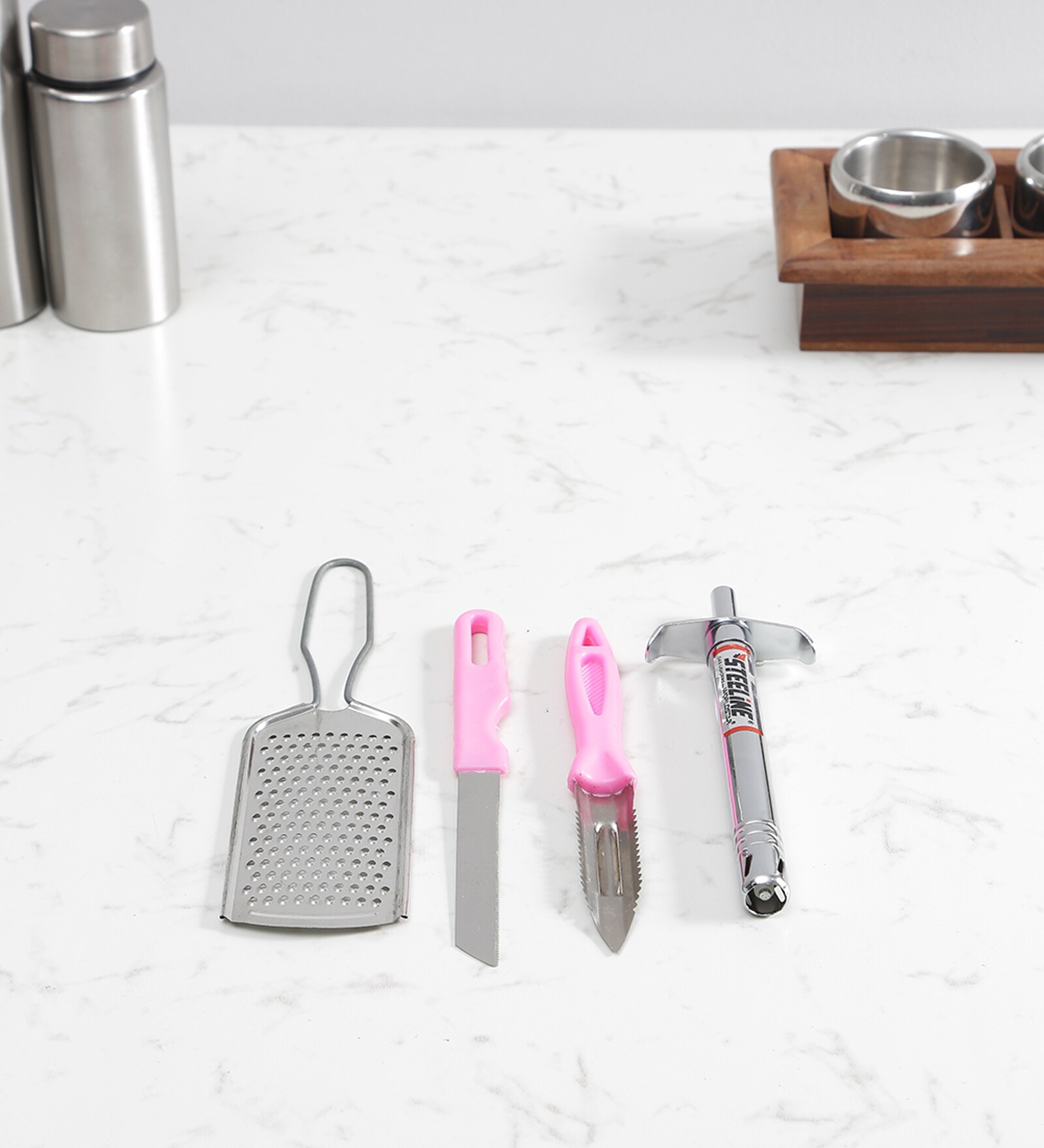 Pink Stainless Steel Kitchen Tool Set (Set Of 4 )