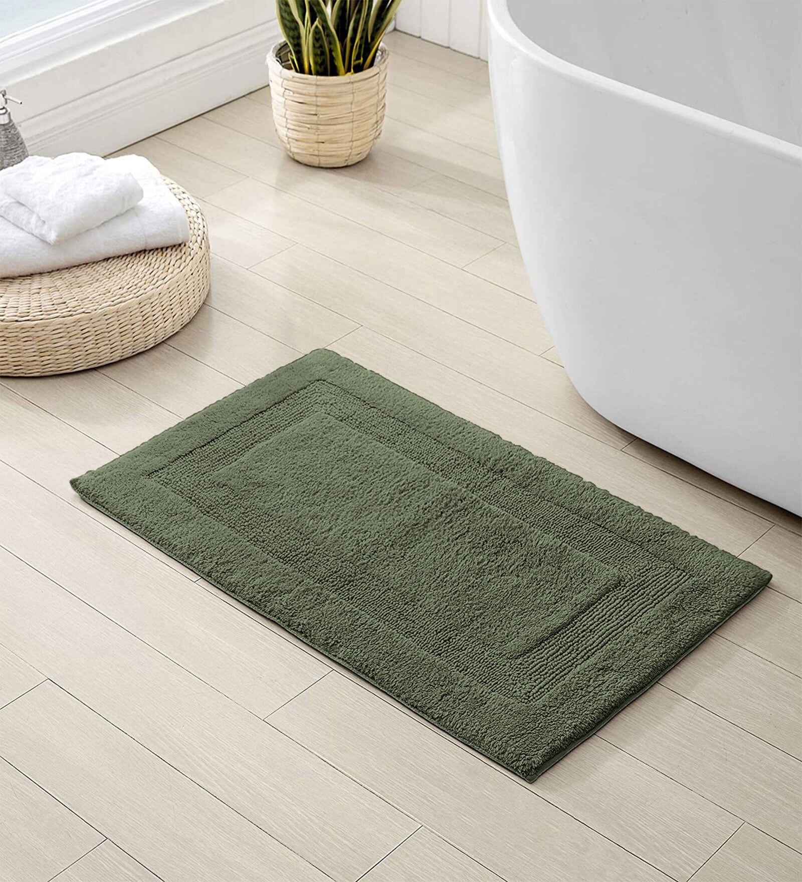 Pista Solid Microfibre 24x16 Inches Bath Mat