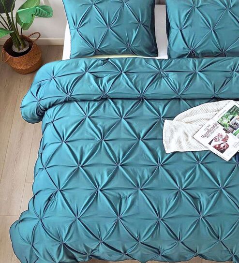 Pinch Pleat Denim Cold-Weather Comforter Kingsize With 2 Pillow Covers.