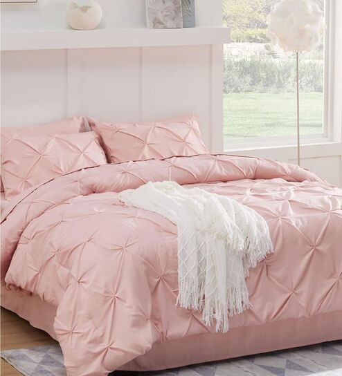 Pinch Pleat Rose Cold-Weather Comforter King Size With 2 Pillow Covers