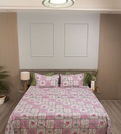 Pink Stylized Floral Motifs 210 TC 100% Cotton Superking Bedsheet with 2 Pillow Covers