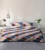Pink Geometric 144 TC Microfiber Queen Sized Bedsheet With 2 Pillow Covers