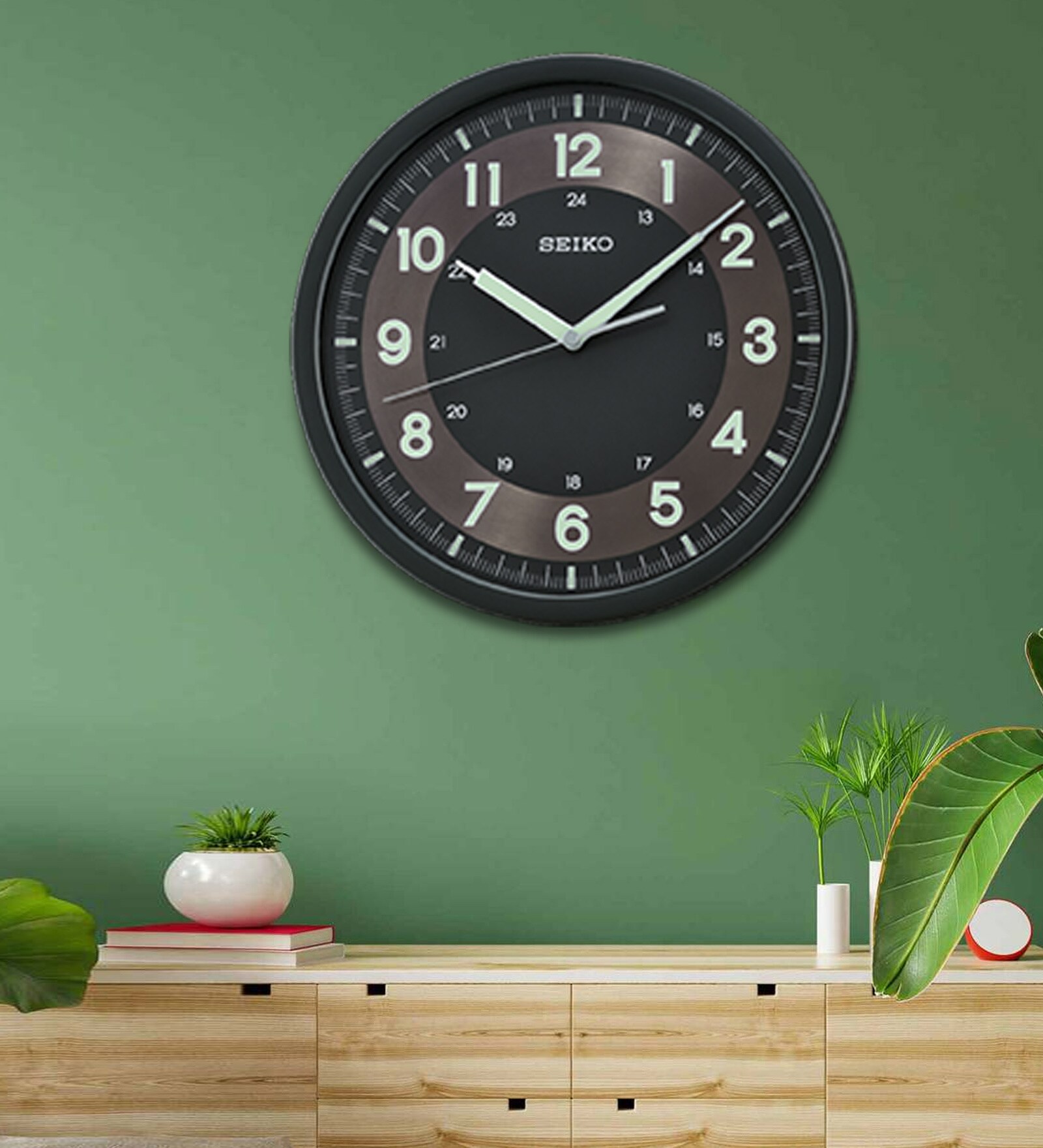 Black Dial Synthetic Wall Clock With Lumibrite Hands And Markers QXA628K