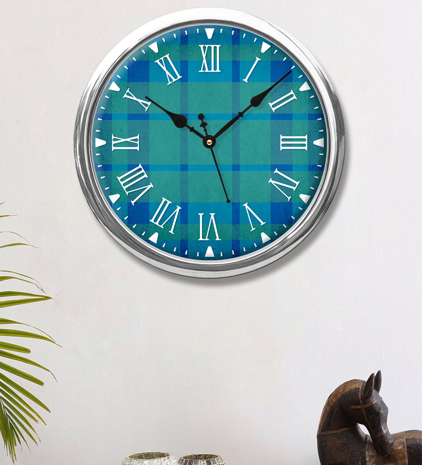 Plastic Green Round Wall Clock
