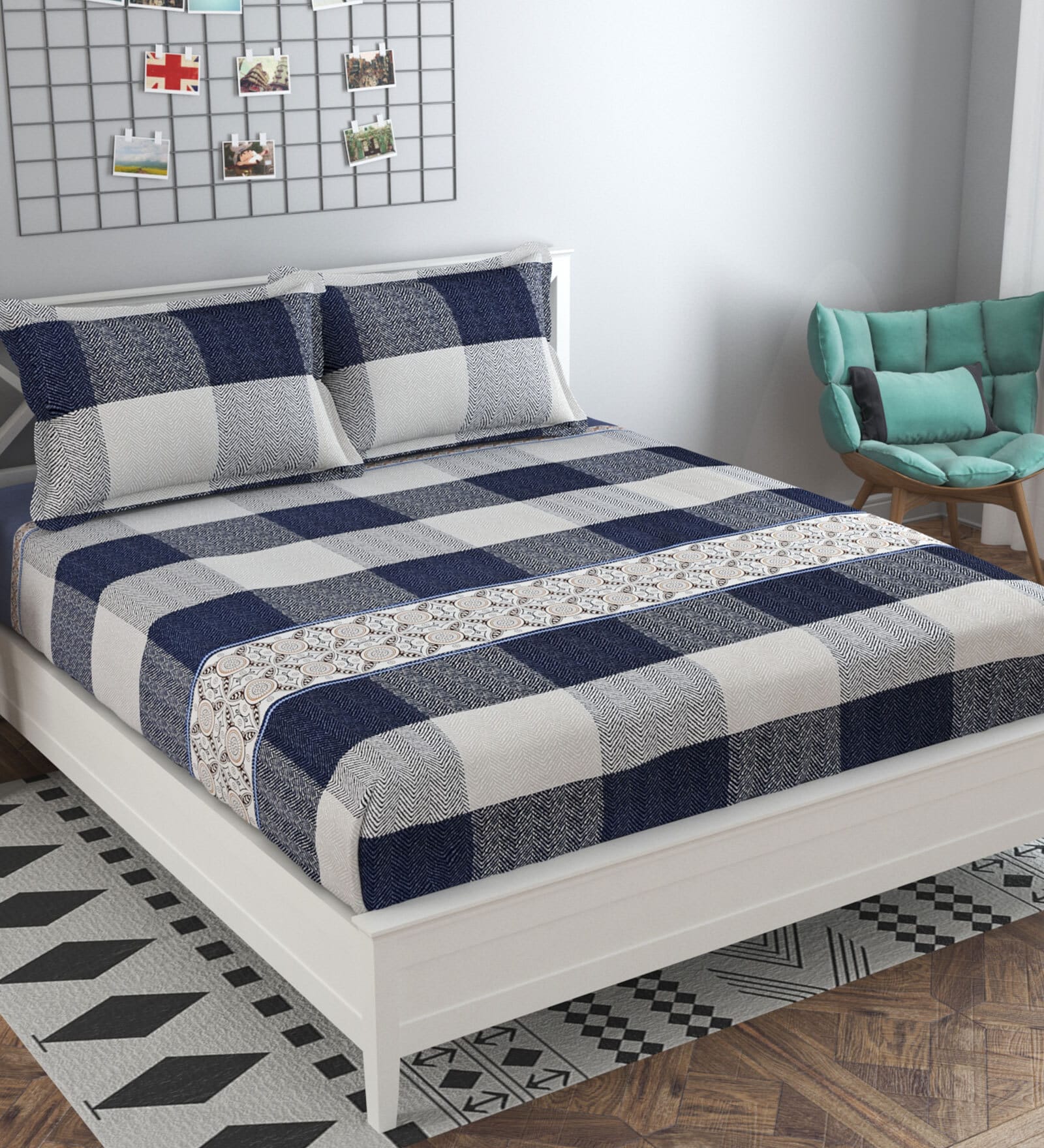 Black Geometric 210 TC Cotton Blend King Sized Bed Sheets with 2 Pillow Covers