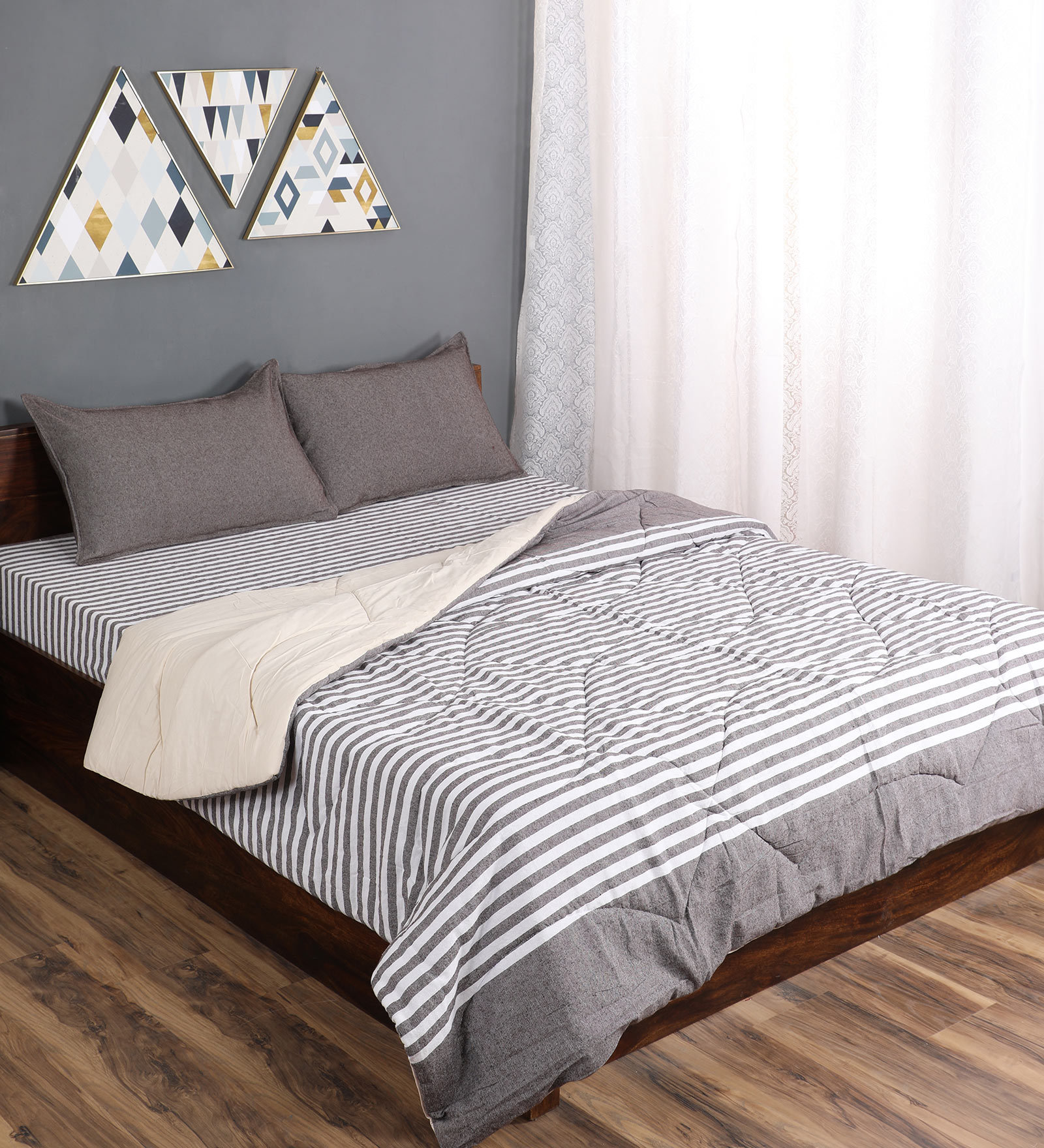 Grey Geometric 210 TC Cotton Blend (Set of 4) Double Bed Bedding Sets