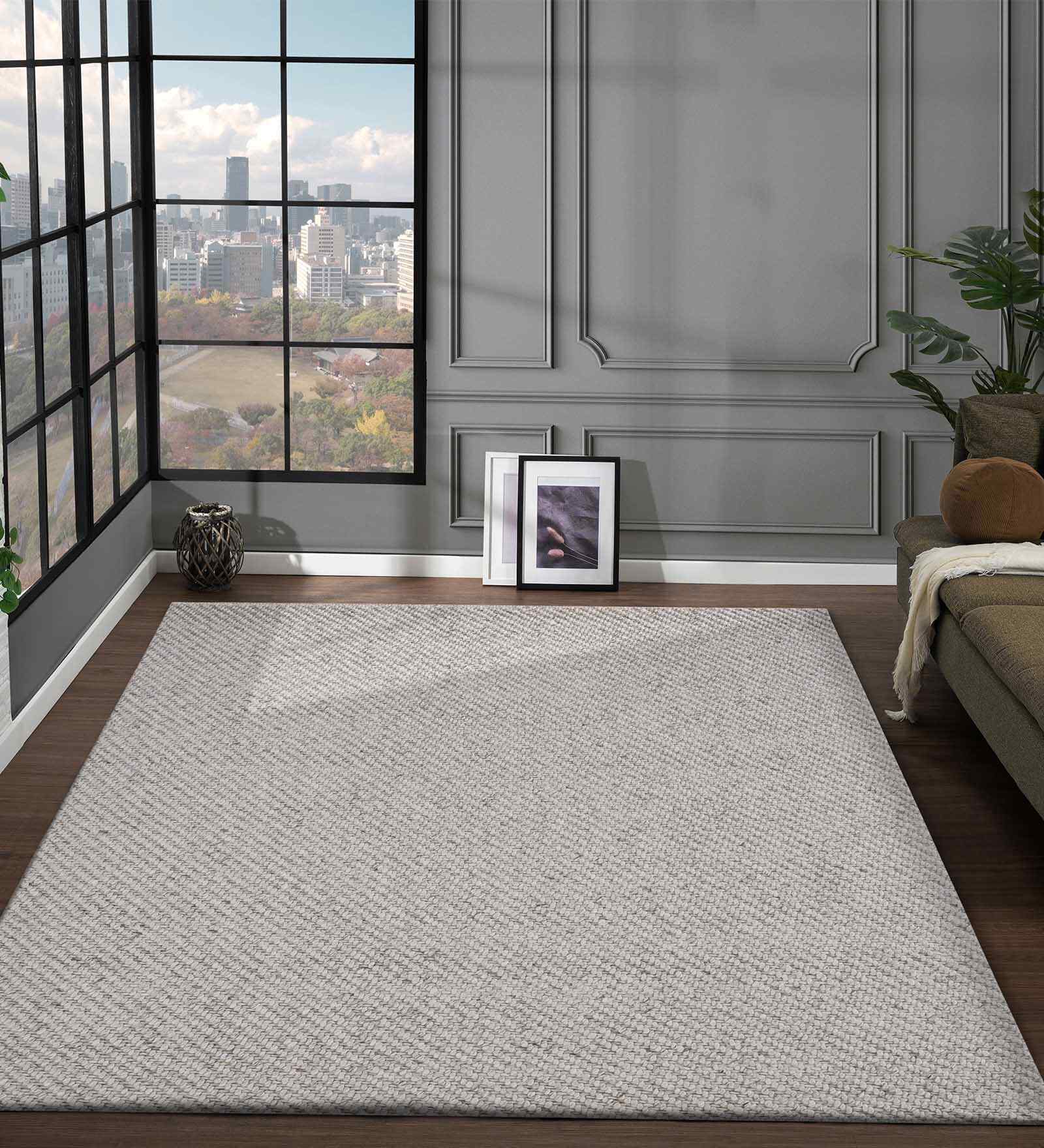 Polyester Solid Machine Made Carpet, 4 X 6 Feet, Light Grey