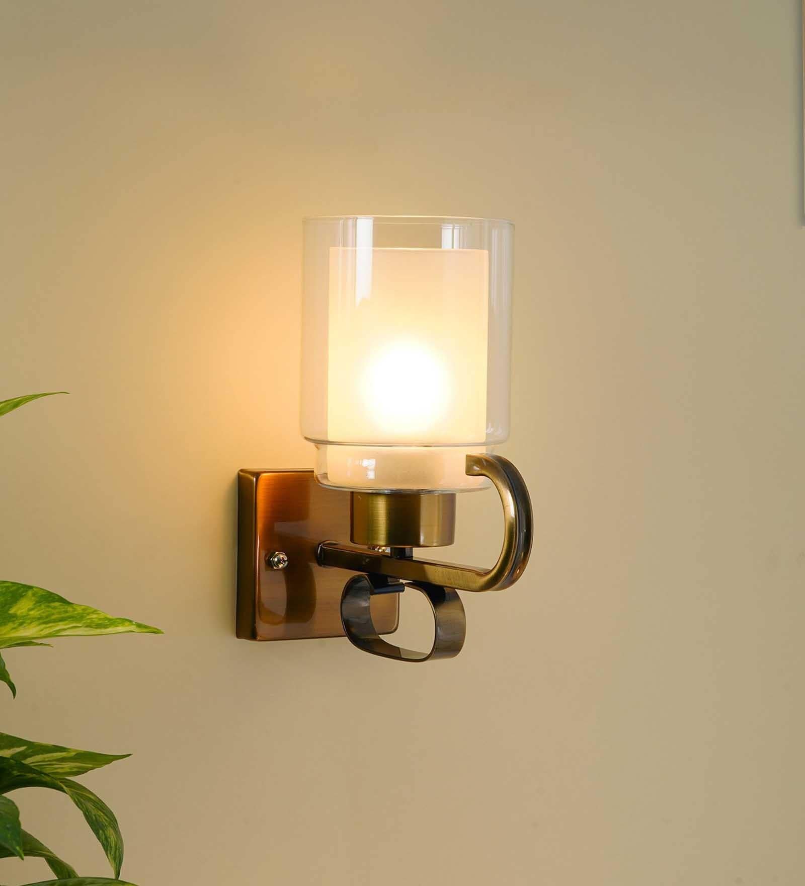 Poppy Single Light Brass Metal Wall Light