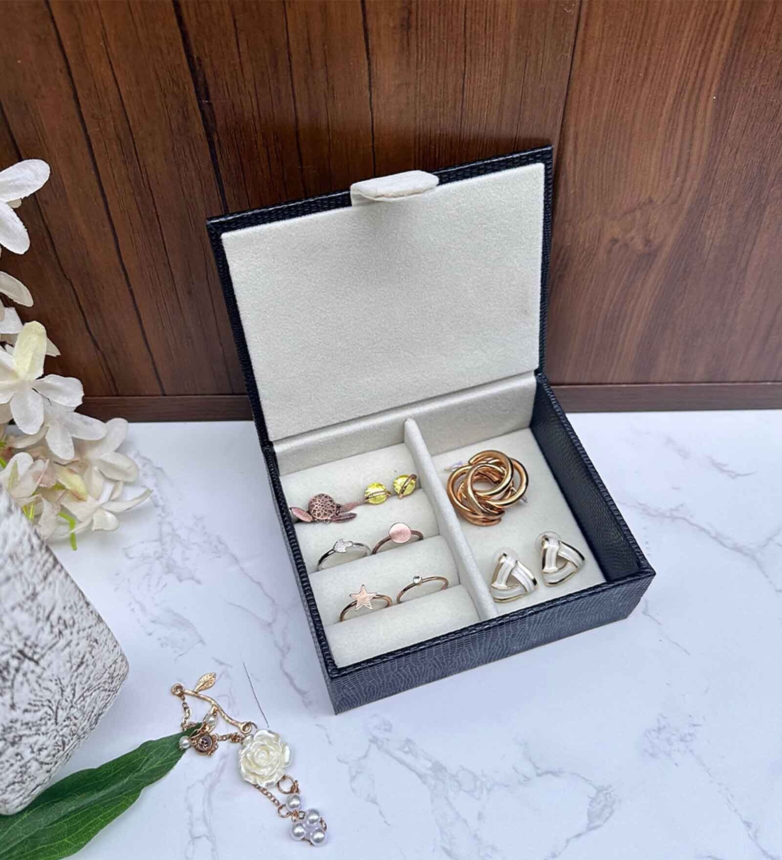 Black Portable Ring Plus Plain Storage Box Organizer