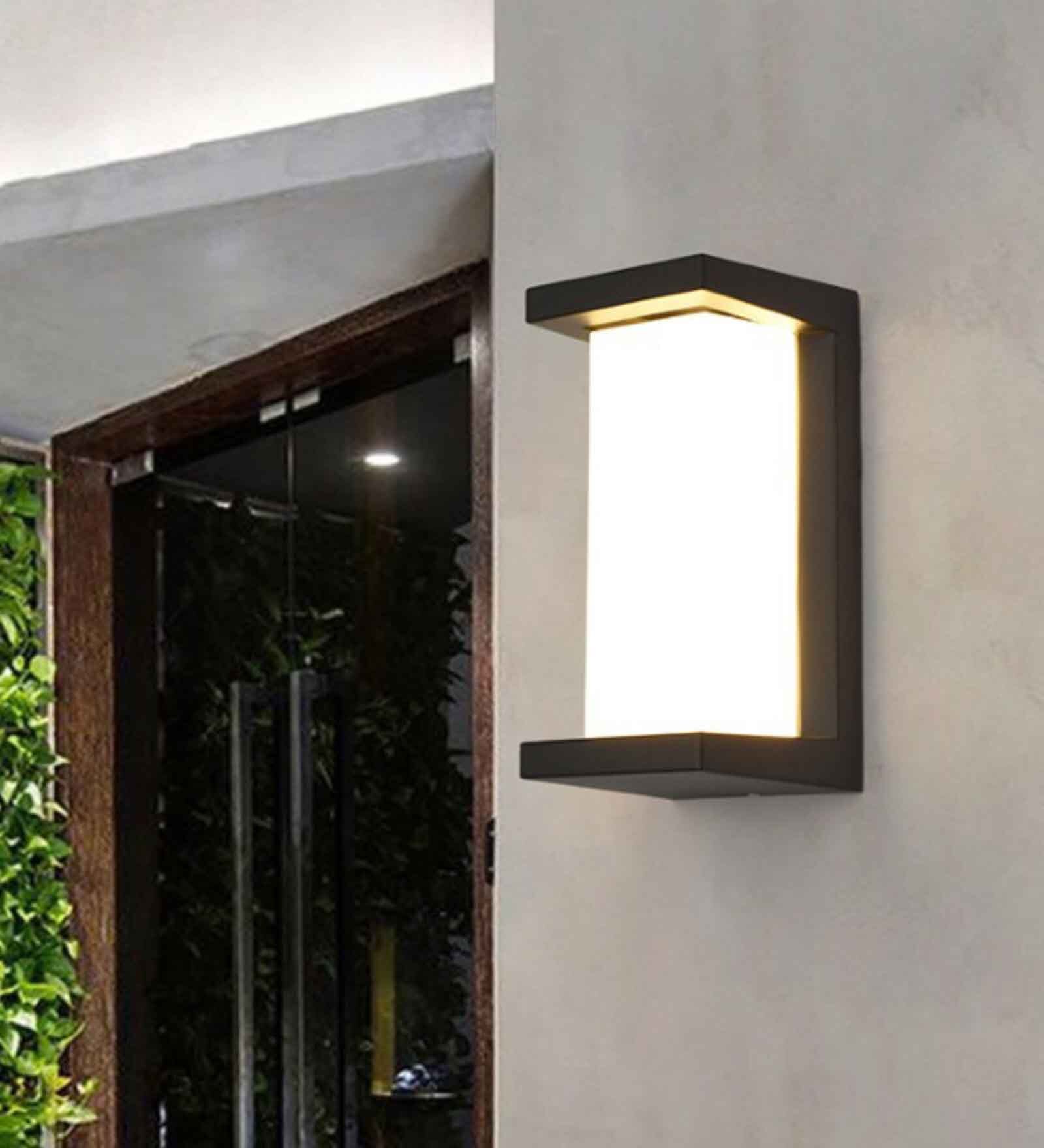 Poter Black Metal Wall Light