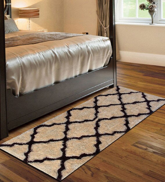 runner in front of bed