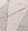 Polyester Geometric Machine Made Carpet, 5 x 7 feet, Cream