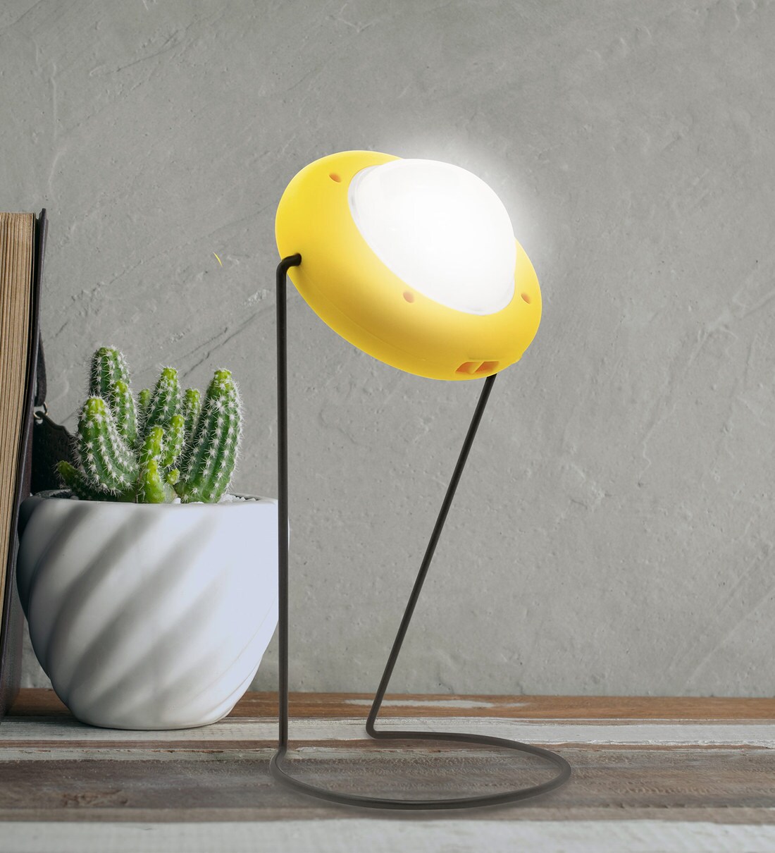 yellow king lamp