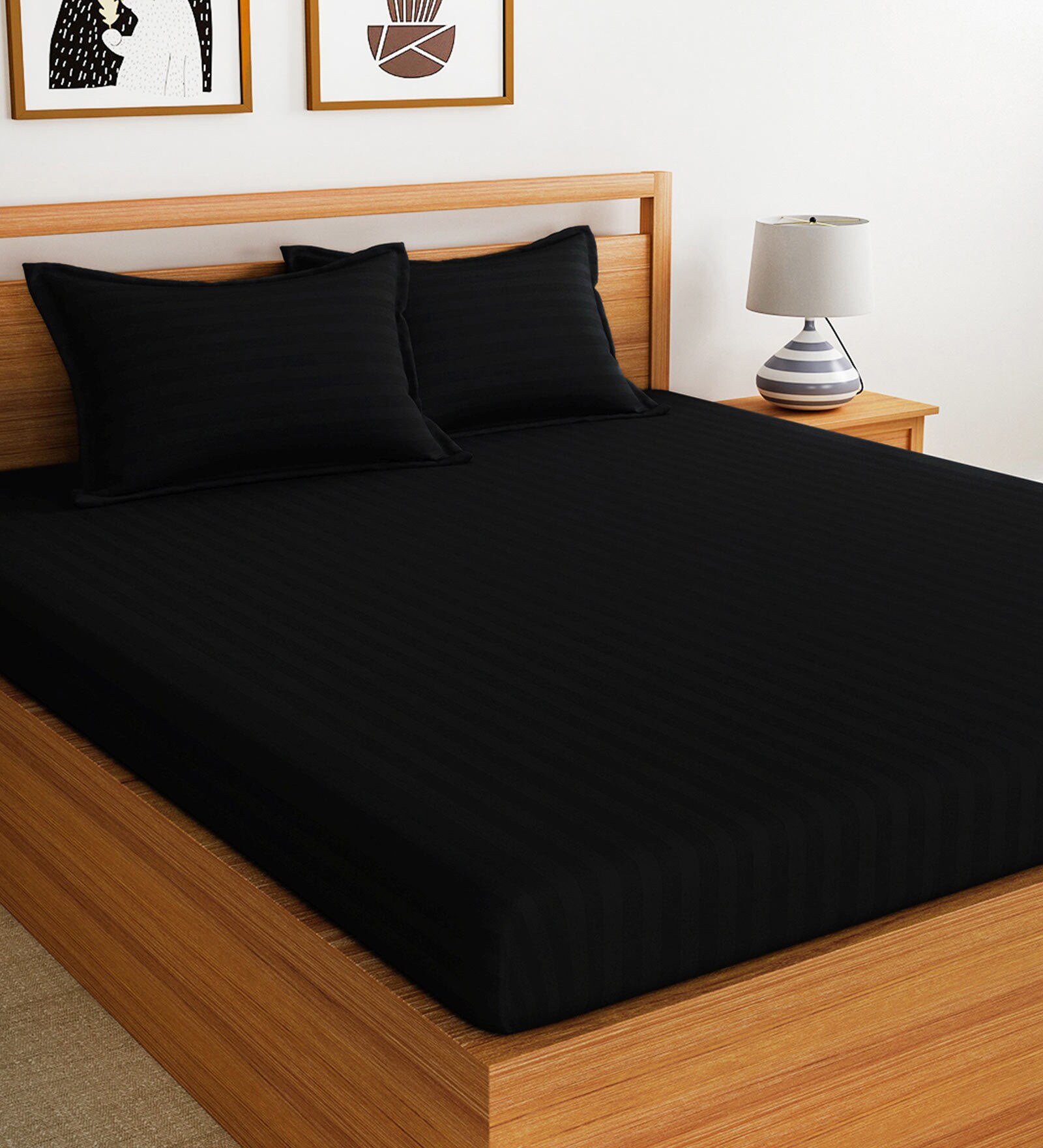 Black Solid 300 TC Cotton 1 Double Bedsheet with 2 Pillow Covers