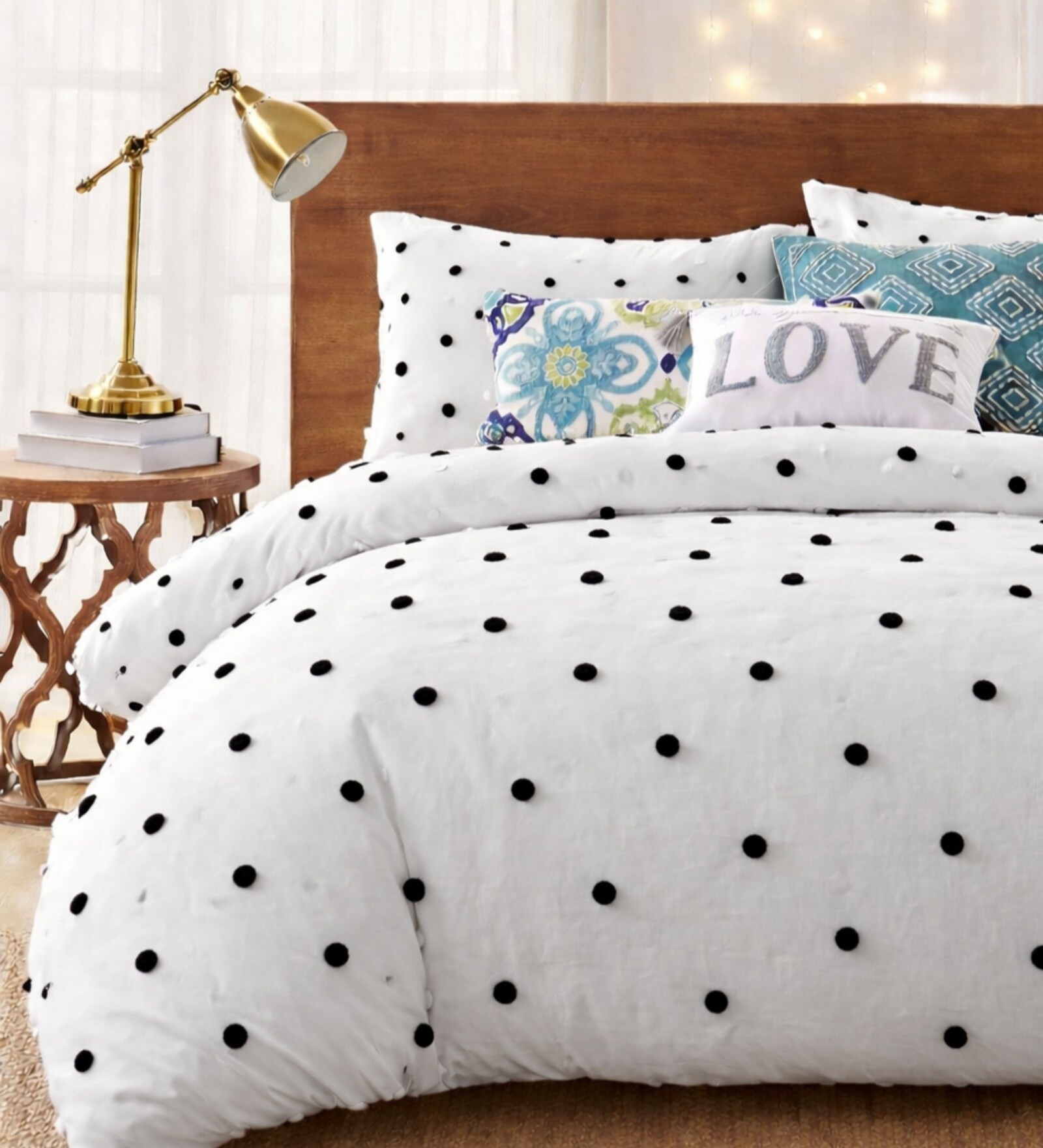Privee Winter Comforter And Pillow Shams