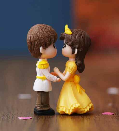 Prince and Princess Couple Multicolour Polyresin Showpieces