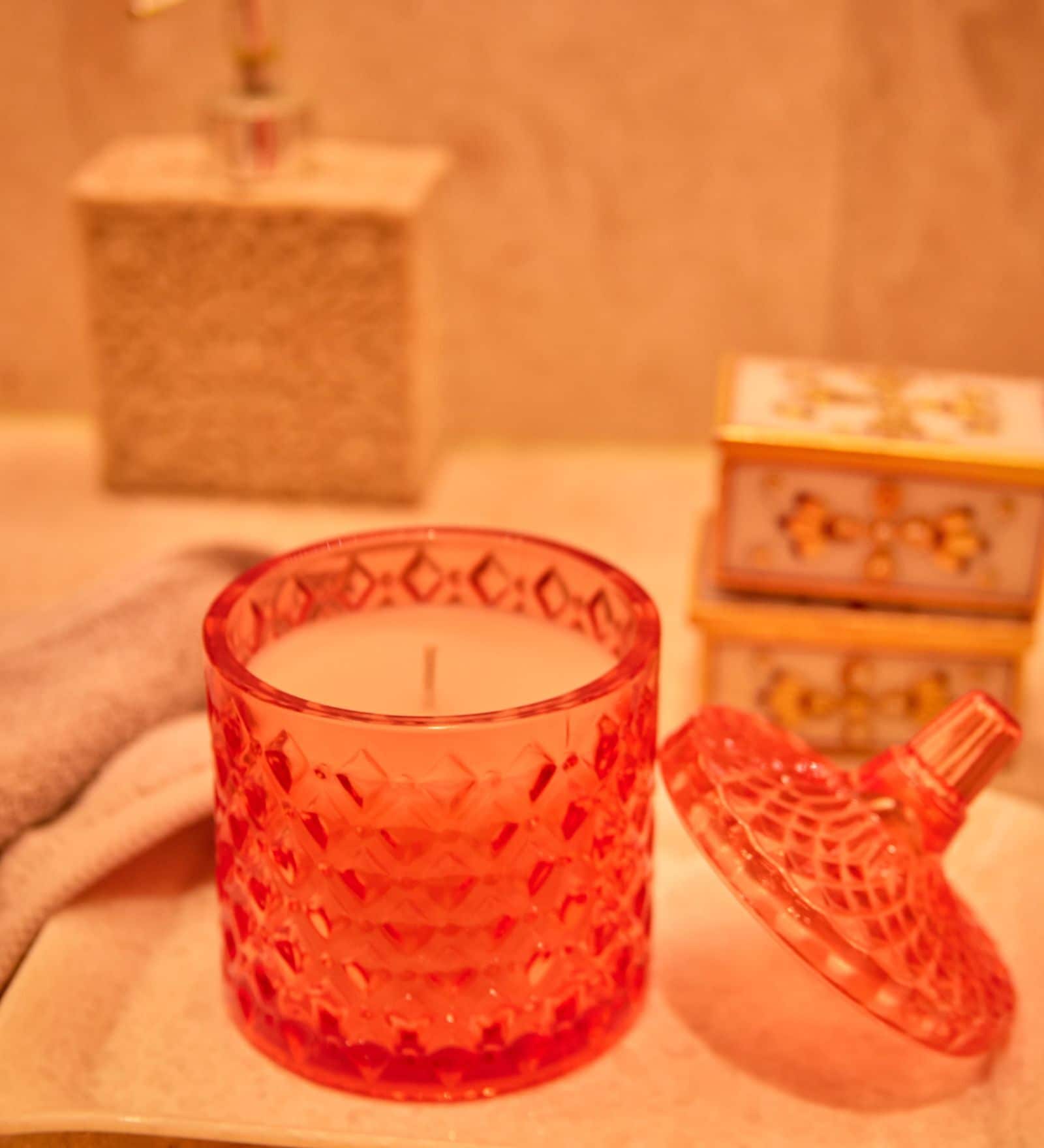 Pumpkin- Citrus Splash 7Oz Scented Jar Candle (Peach) Pumpkin- Citrus Splash 7Oz Scented Jar Candle (Peach)