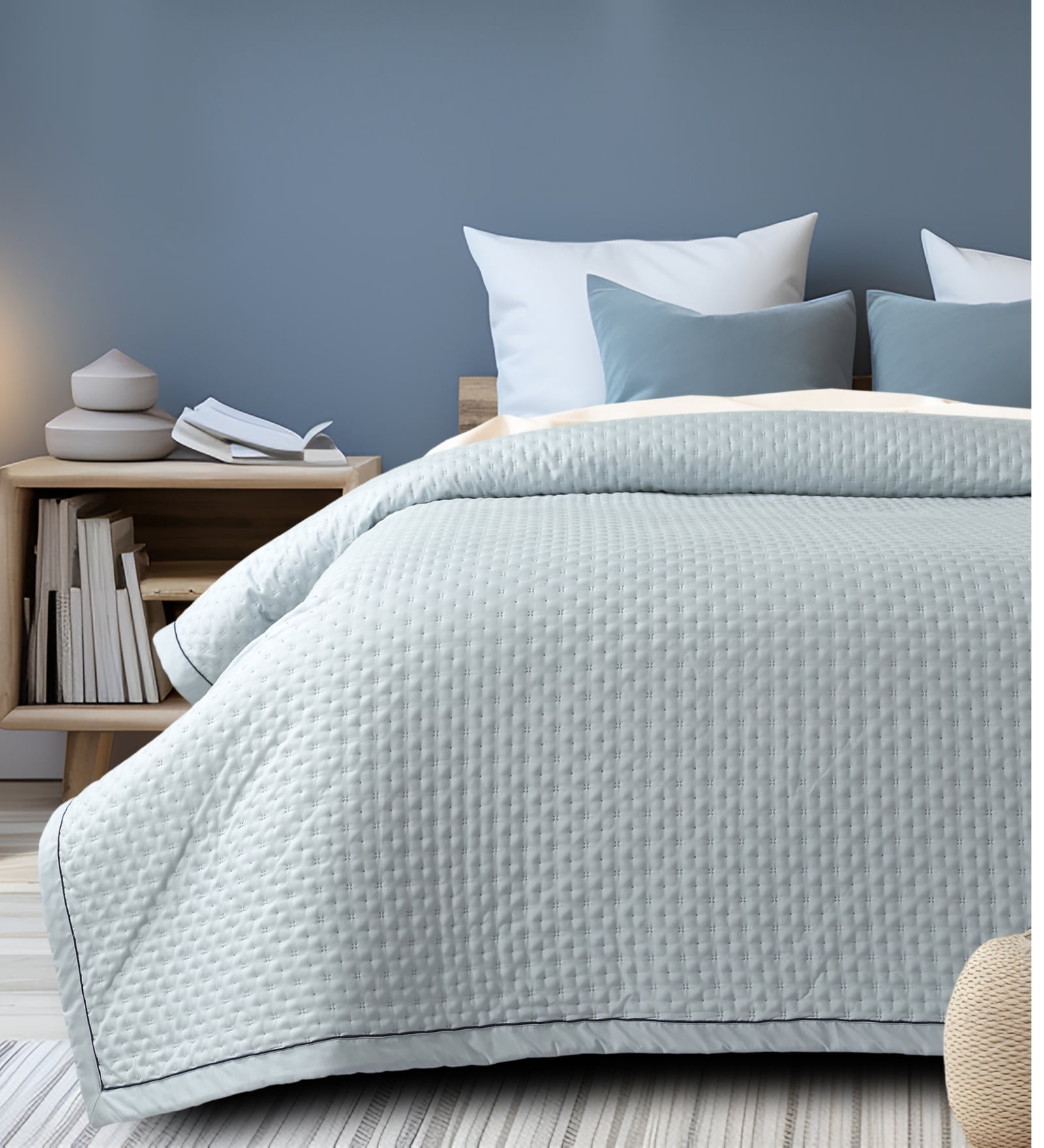 Blue 690 GSM Cotton Double Bed Comforter