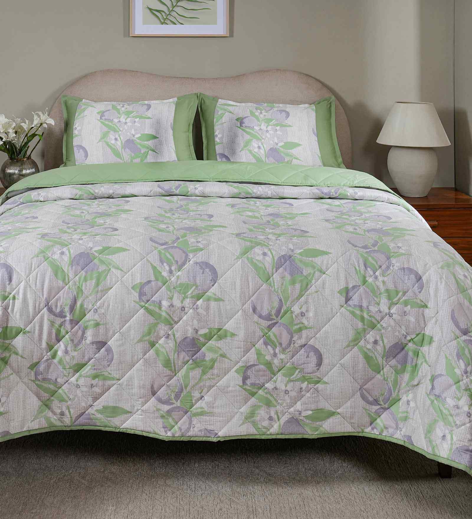 Purple Cotton Polyester Fruit Print 115 GSM Single Bed Quilt