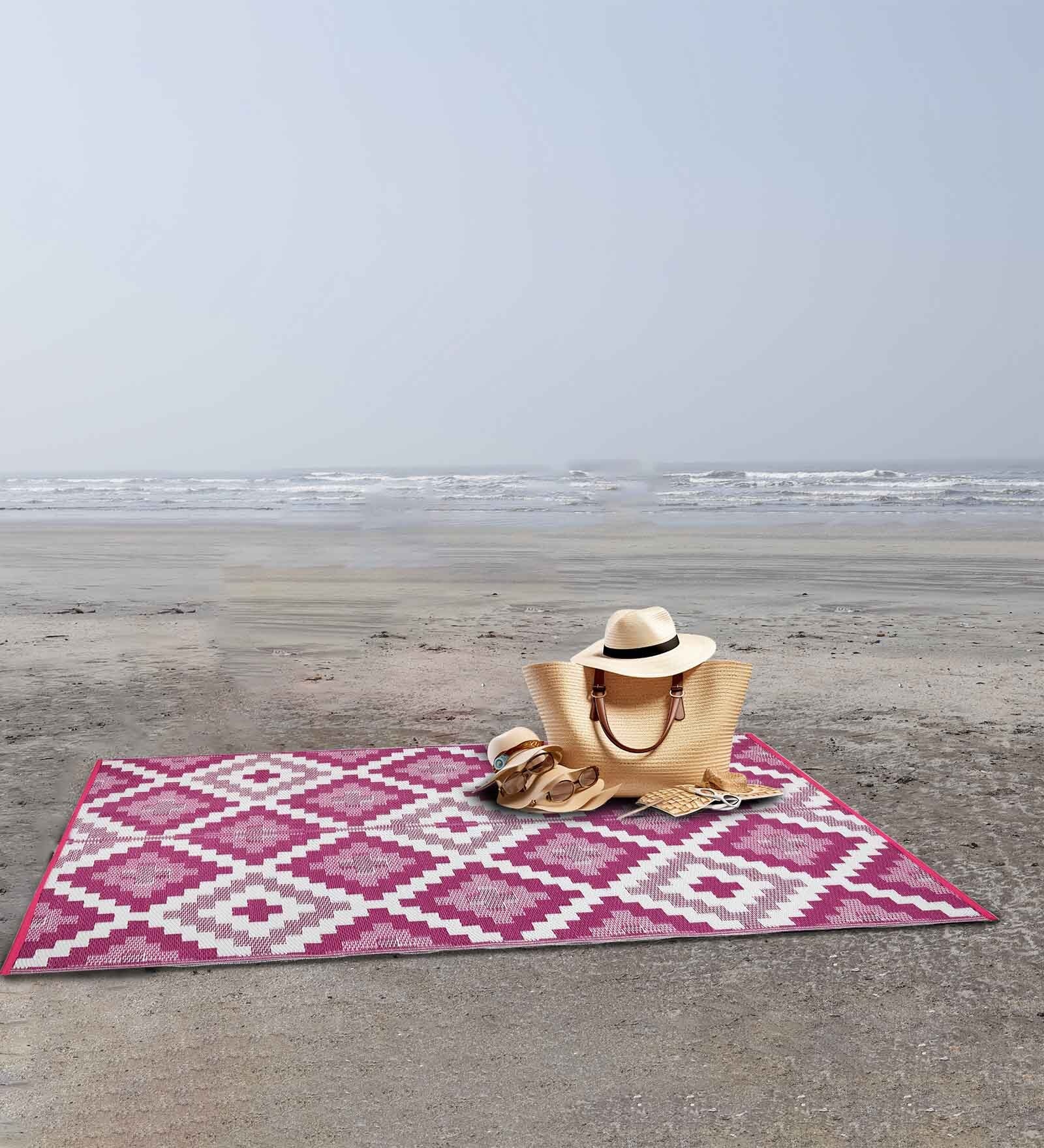 Purple Geometrical Polyproylene 4 ft x 6 ft Machine Made Picnic  Mats