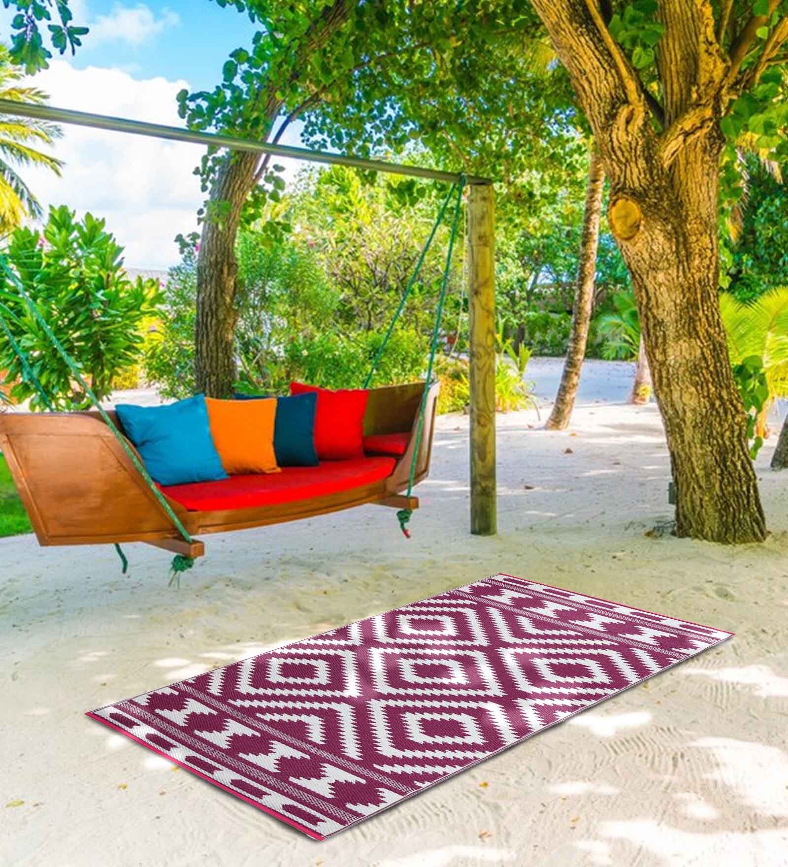 Purple Geometrical Polyproylene 4 ft x 6 ft Machine Made Picnic Mat