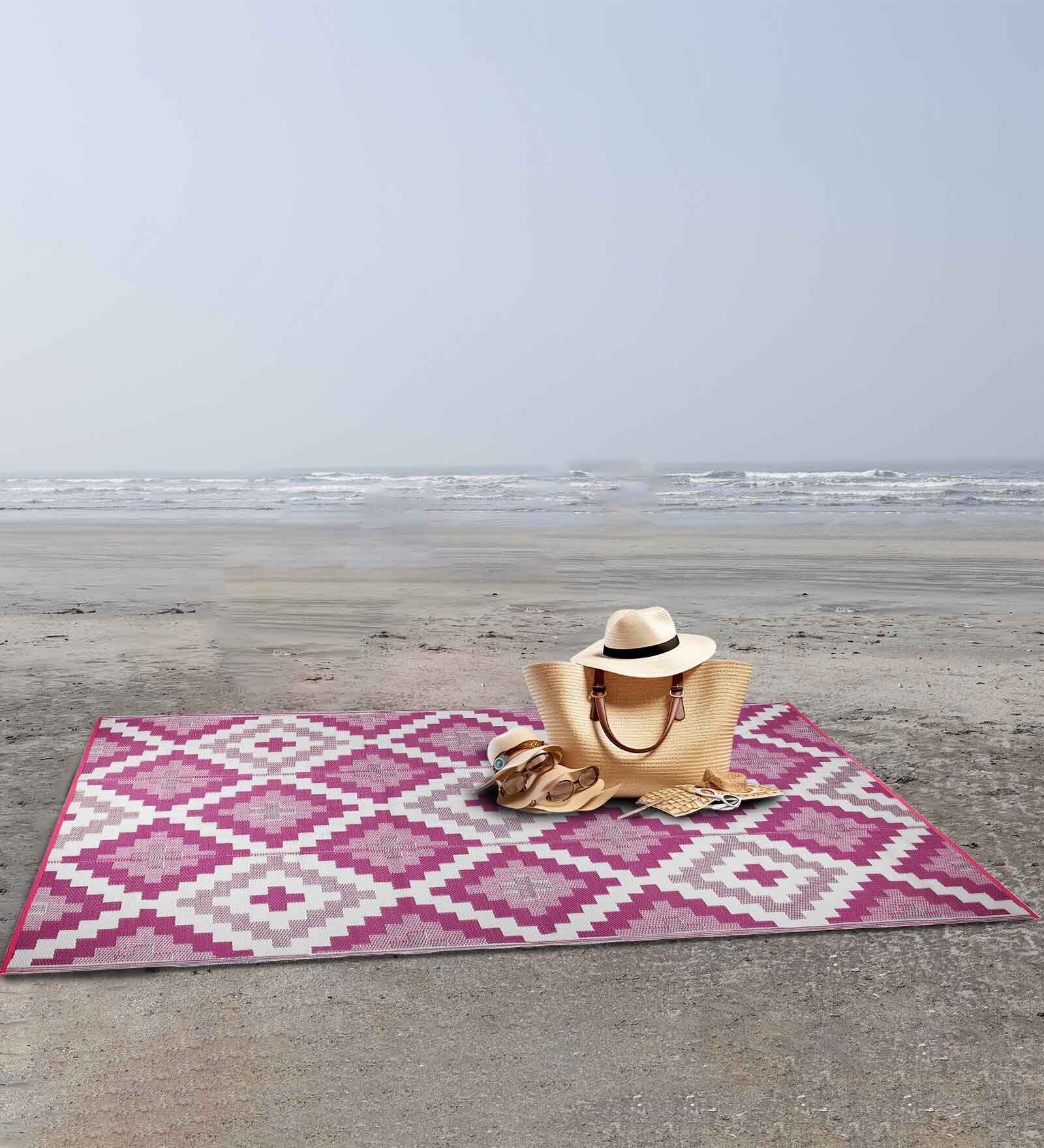 Purple Geometrical Polyproylene 6 ft x 9 ft Machine Made Picnic  Mats