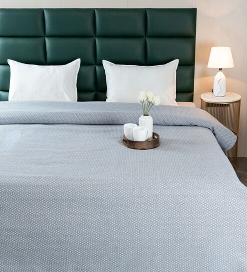 Blue Diamond Pattern Queen sized Bedspread With 2 Pillow Covers