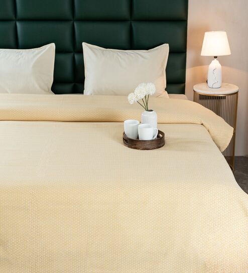 Yellow Diamond Pattern Queen sized Bedspread With 2 Pillow Covers