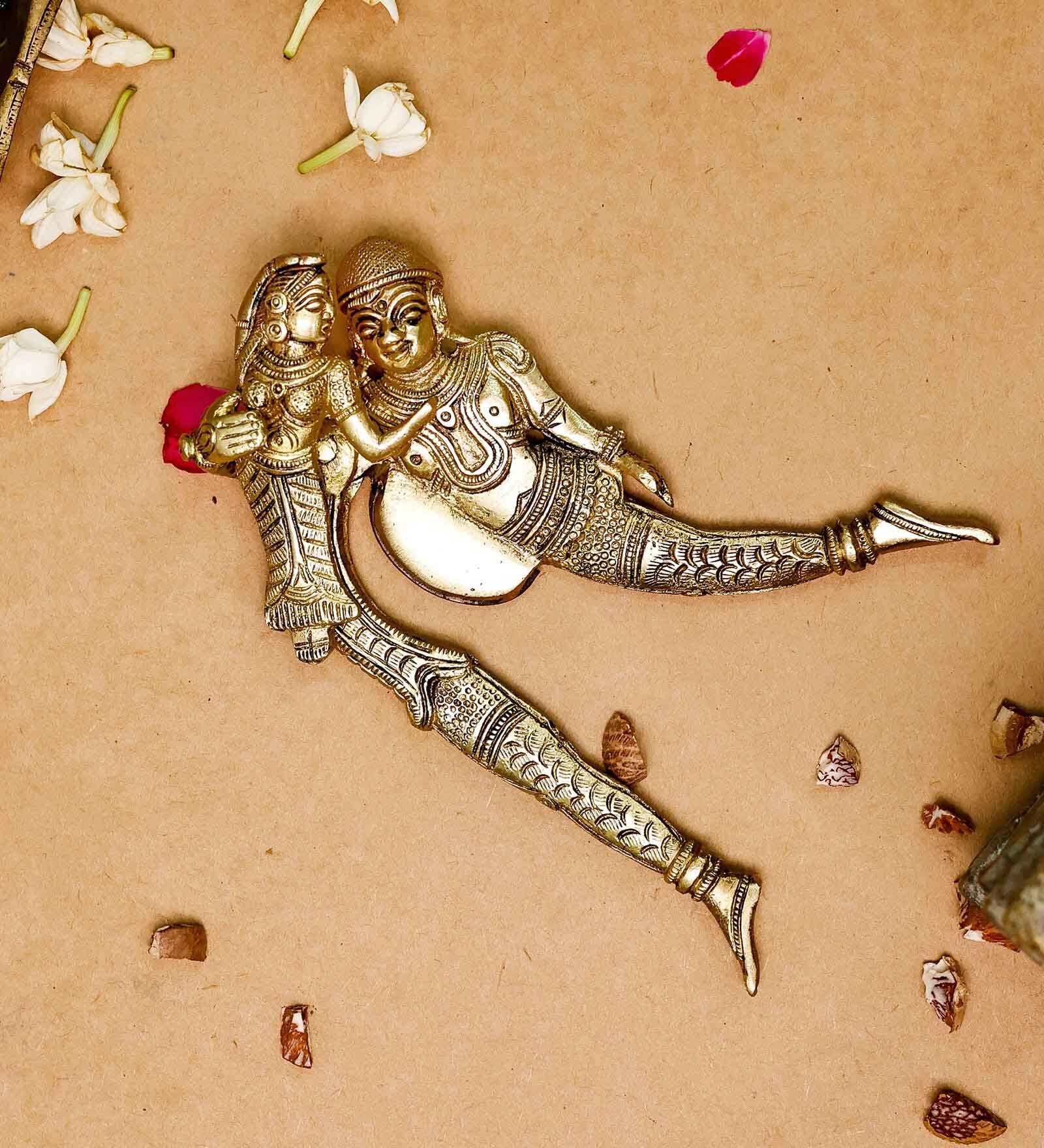 Raja Rani Nut Cutter Brass Religious Idol