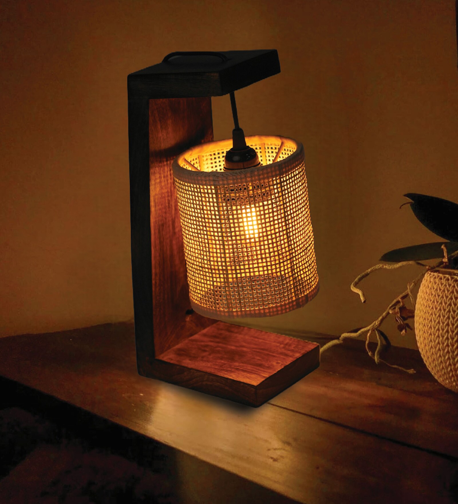 Rattan Square Table Lamp