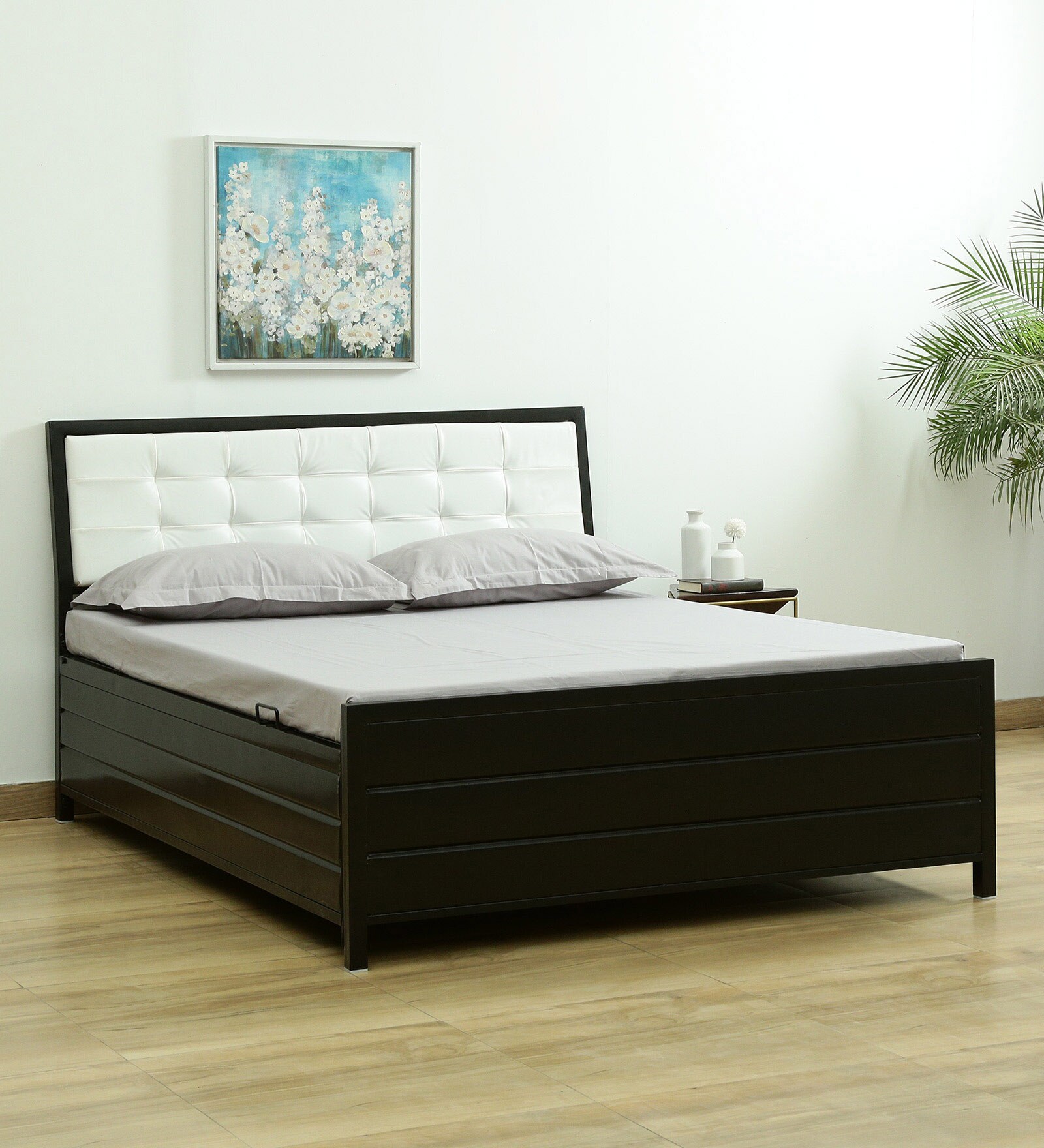 Buy Raven Metal Queen Size Bed With Hydraulic Storage In Black Colour