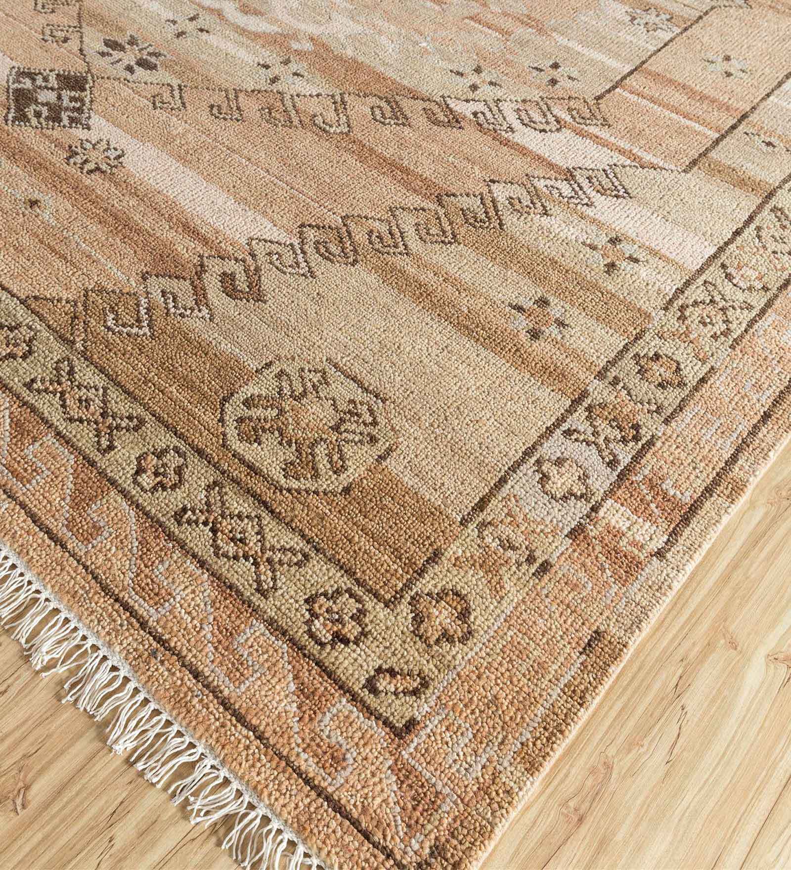 Beige Persian Wool 8 ft x 10 ft Hand Knotted Carpet