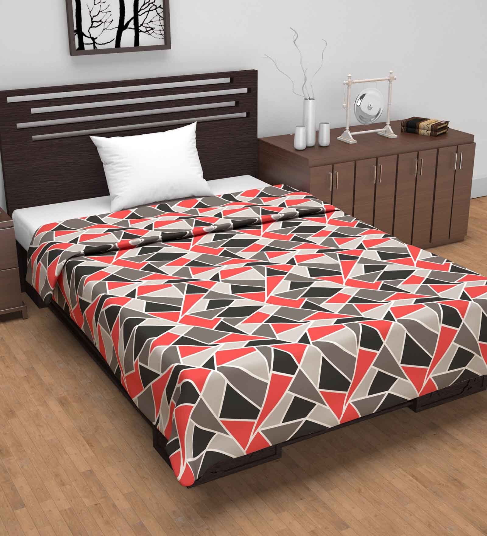 Red Cotton Geometric 120 GSM Reversible Single Bed Dohar