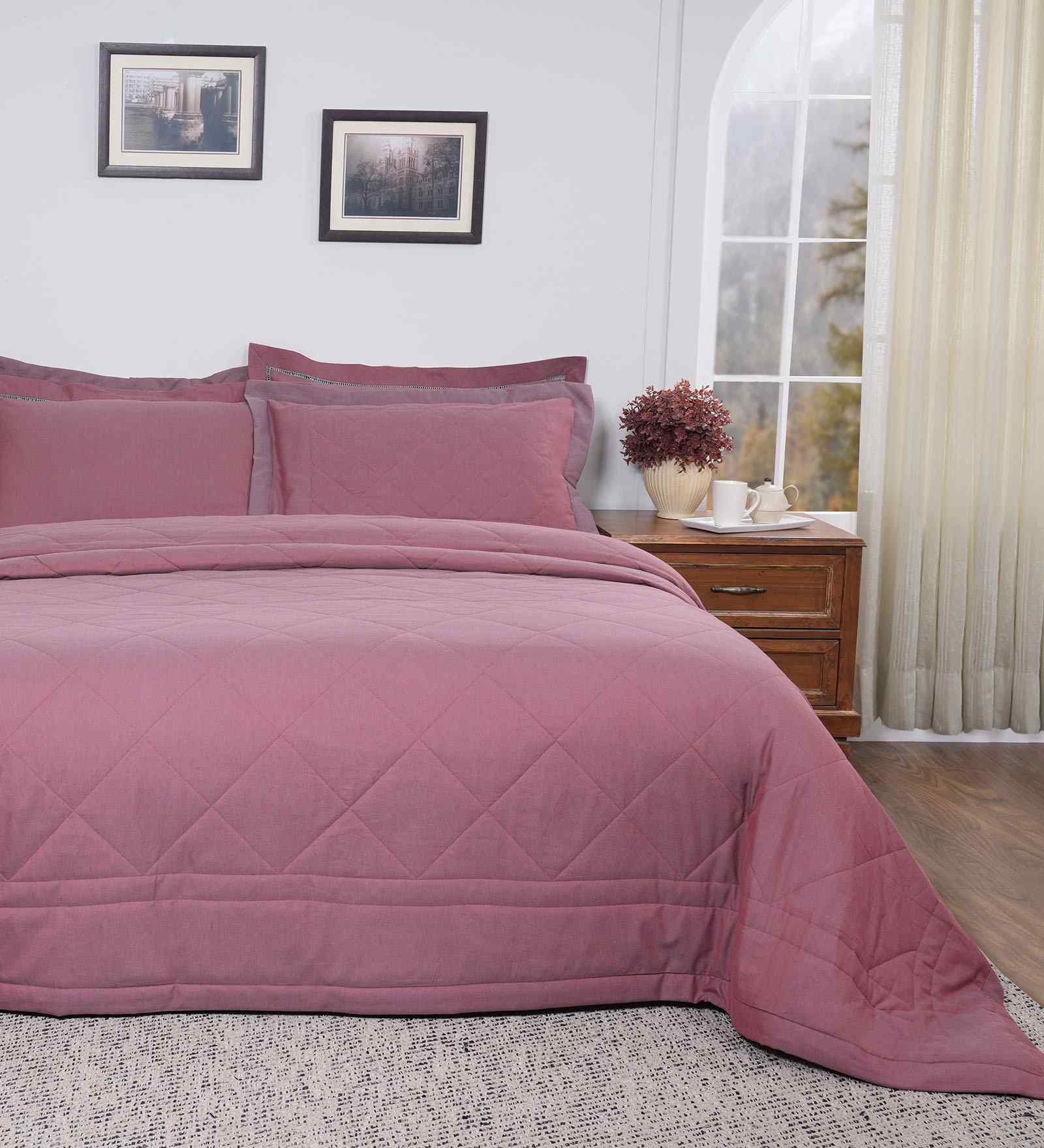 Red Cotton Solid 110 GSM Double Bed Quilt