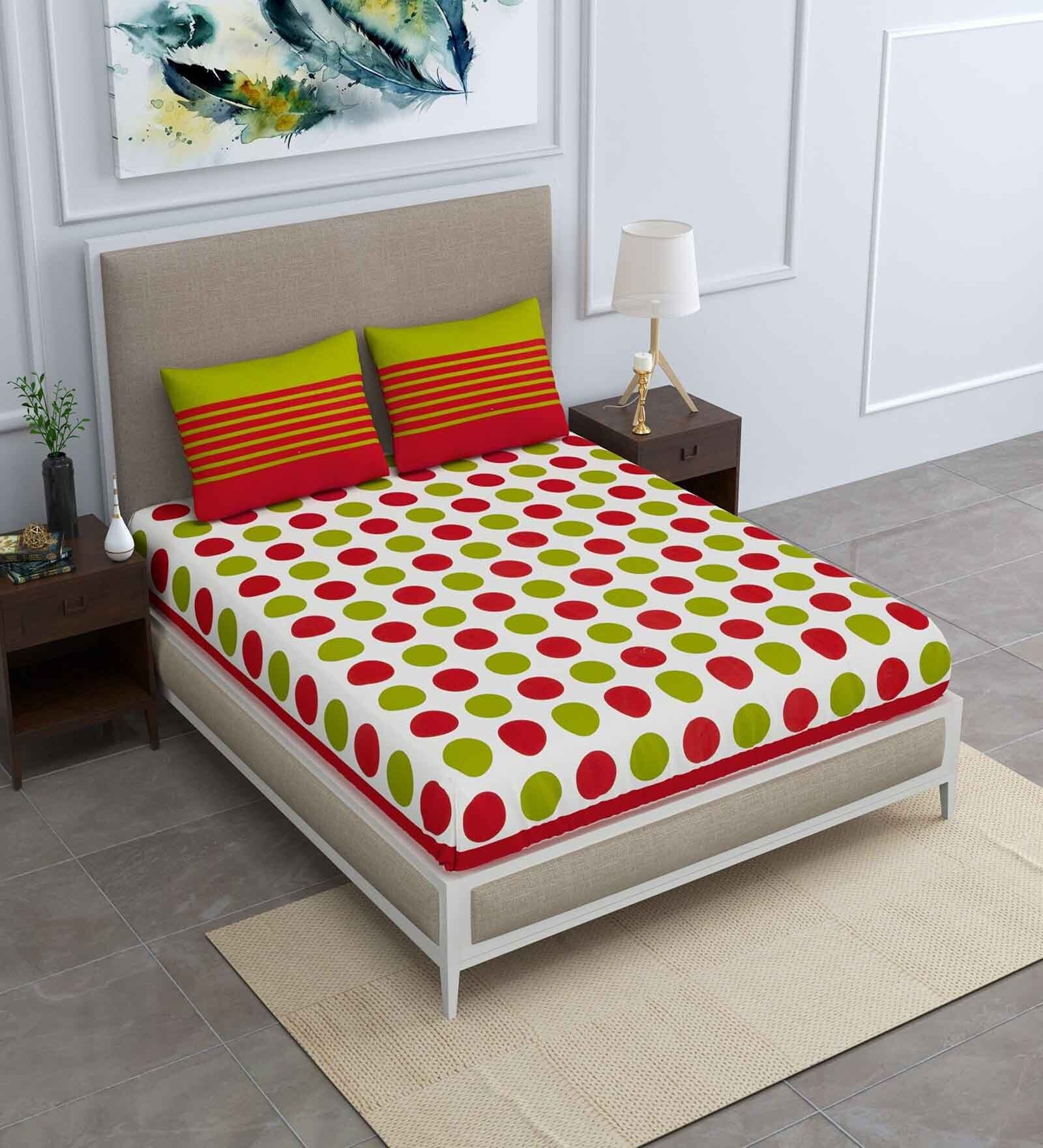 Red Geometric 120 TC Cotton Queen Sized Bedsheet with 2 Pillow Cover