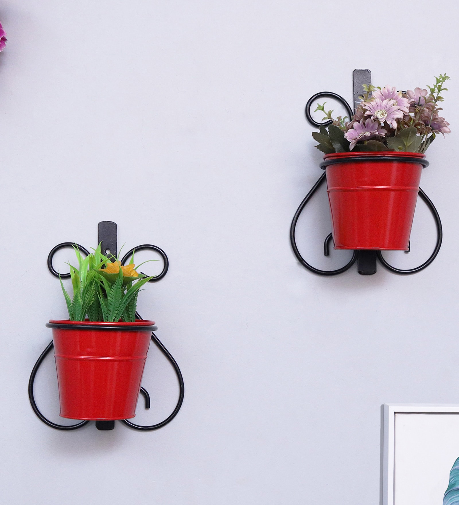 Red Metal Indoor and Balcony Wall Planter with Pot (Set of 2)