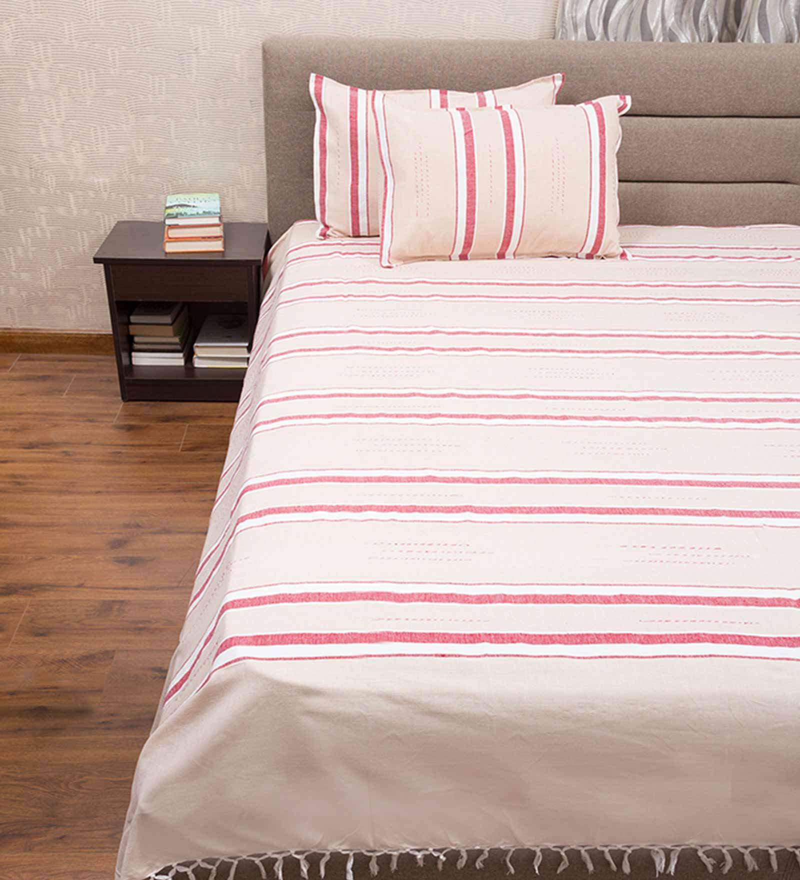 Cotton 200 TC Double Bed Cover with 2 Pillow Covers
